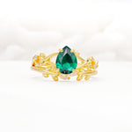 Botanical Twisted Vine Pear Cut Emerald Bridal Ring Set - Yellow-Gold