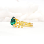 Botanical Twisted Vine Pear Cut Emerald Bridal Ring Set - Rose-Gold
