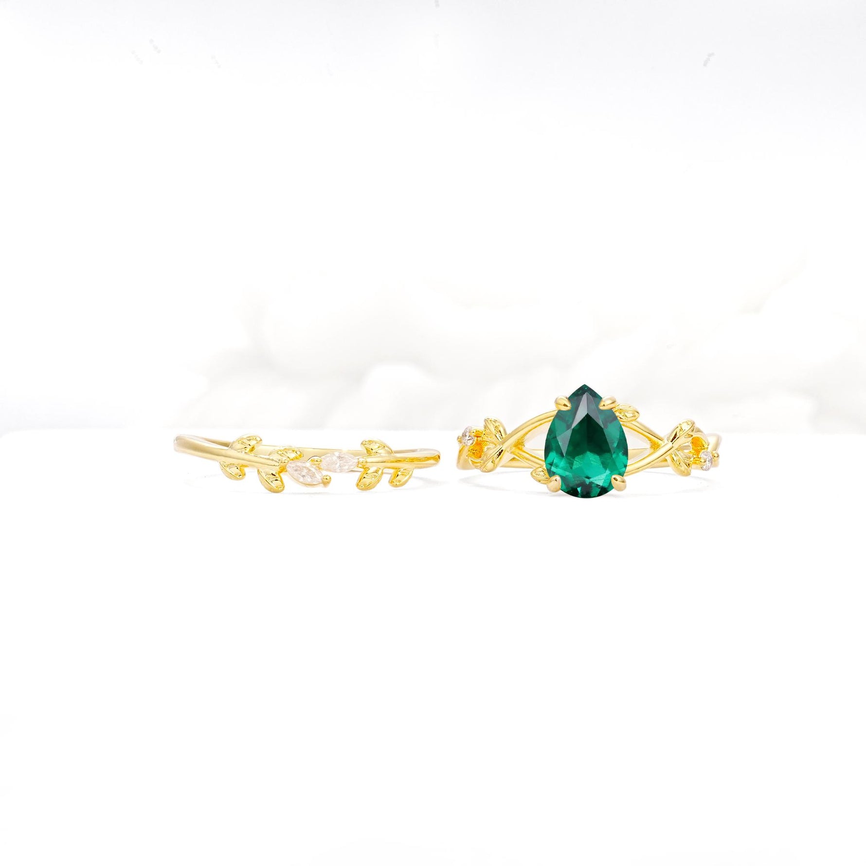 Botanical Twisted Vine Pear Cut Emerald Bridal Ring Set - Additional view