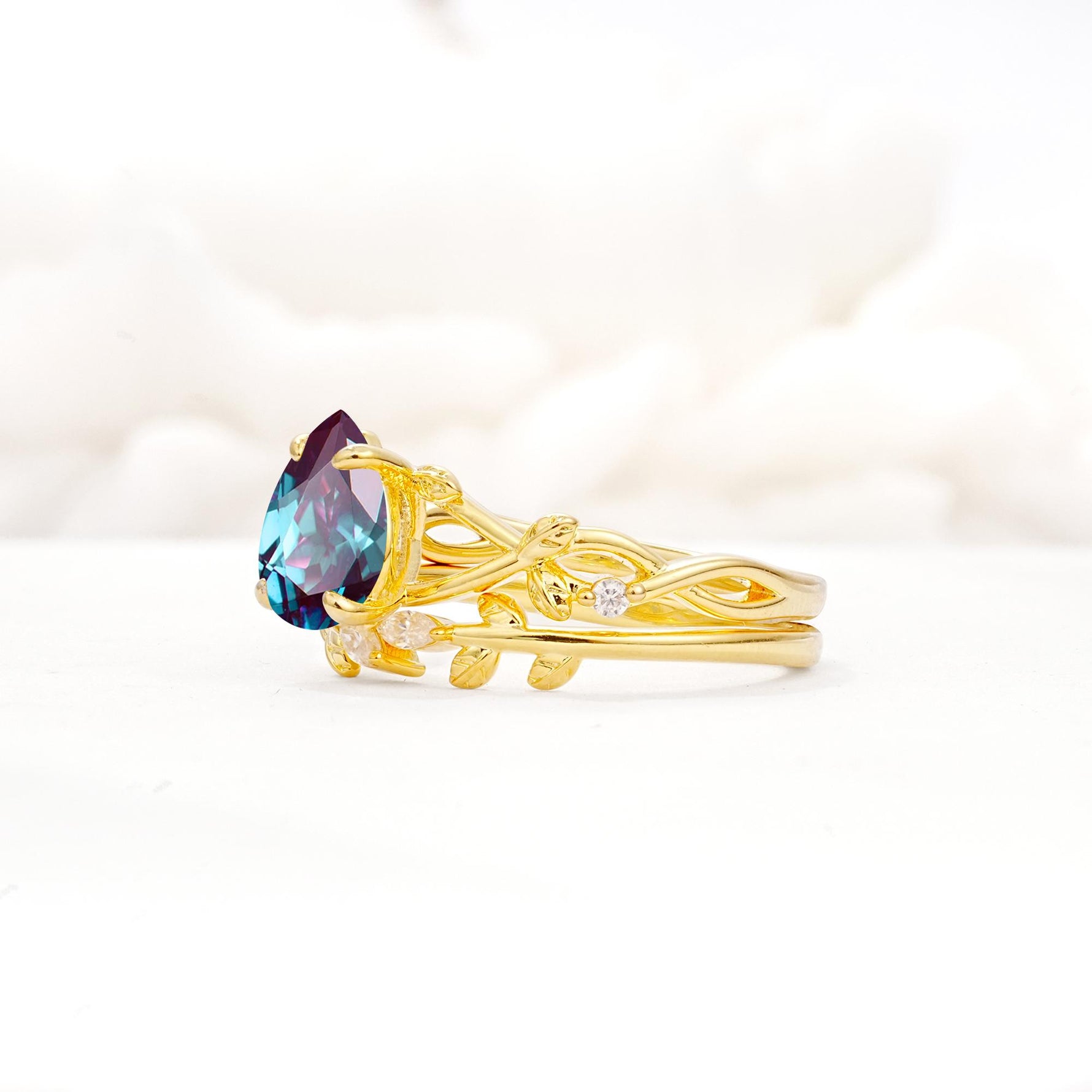 Botanical Twisted Vine Pear Cut Alexandrite Bridal Ring Set - Rose-Gold