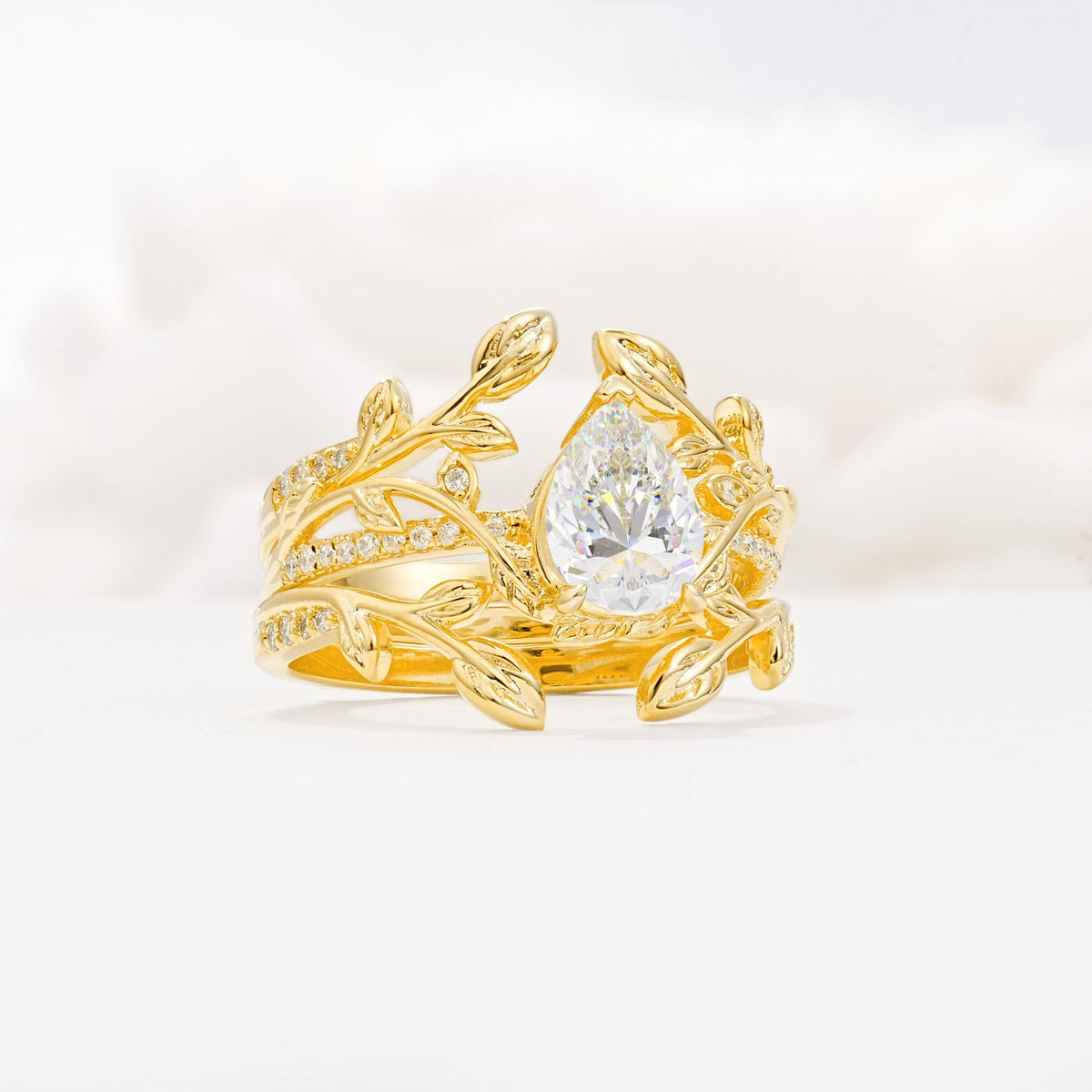 Pear Cut Moissanite Floral Engagement Ring Set - Rose-Gold