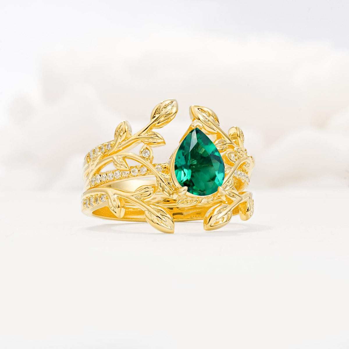 Pear Cut Emerald Floral Engagement Ring Set - Rose-Gold
