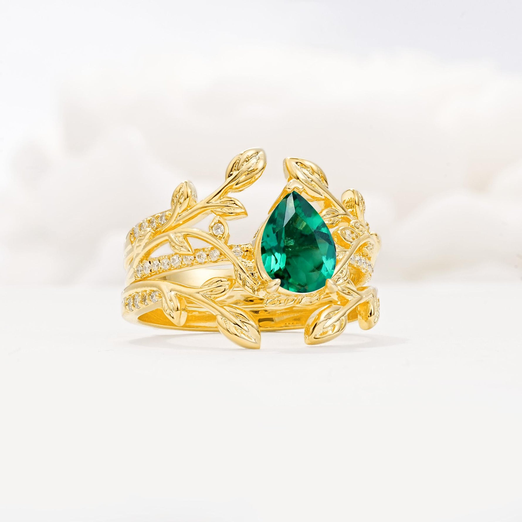 Pear Cut Emerald Floral Engagement Ring Set - Rose-Gold