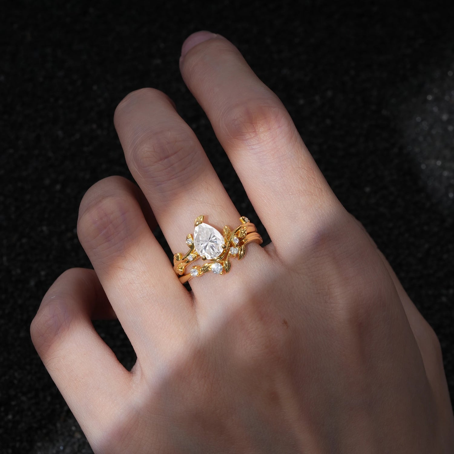 Nature-Inspired Pear Cut Moissanite Engagement Ring Set with Twisted Vine Accents