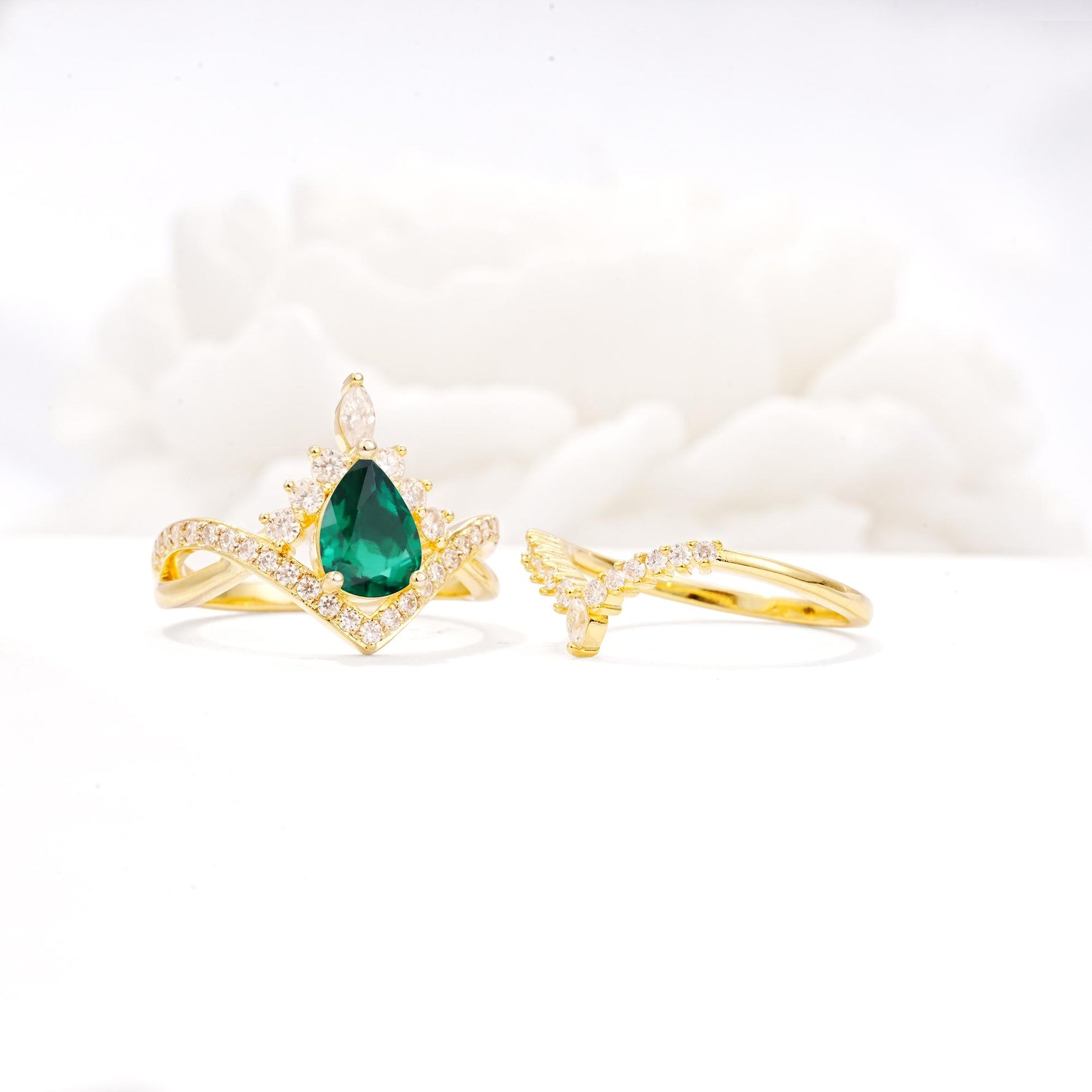 Tiara Pear Cut Emerald Bridal Ring Set with Chevron Enhancer Band - Additional view