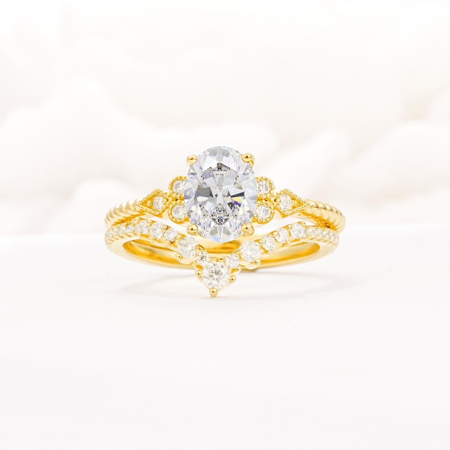 Oval Cut Moissanite Vintage Engagement Ring Set with Chevron Band - Yellow-Gold