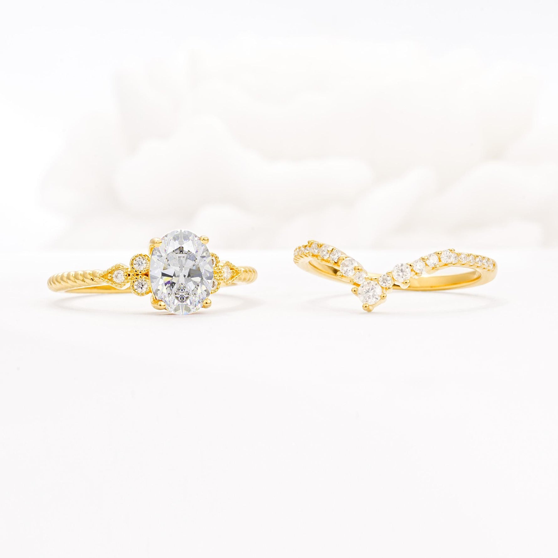 Oval Cut Moissanite Vintage Engagement Ring Set with Chevron Band - Additional view