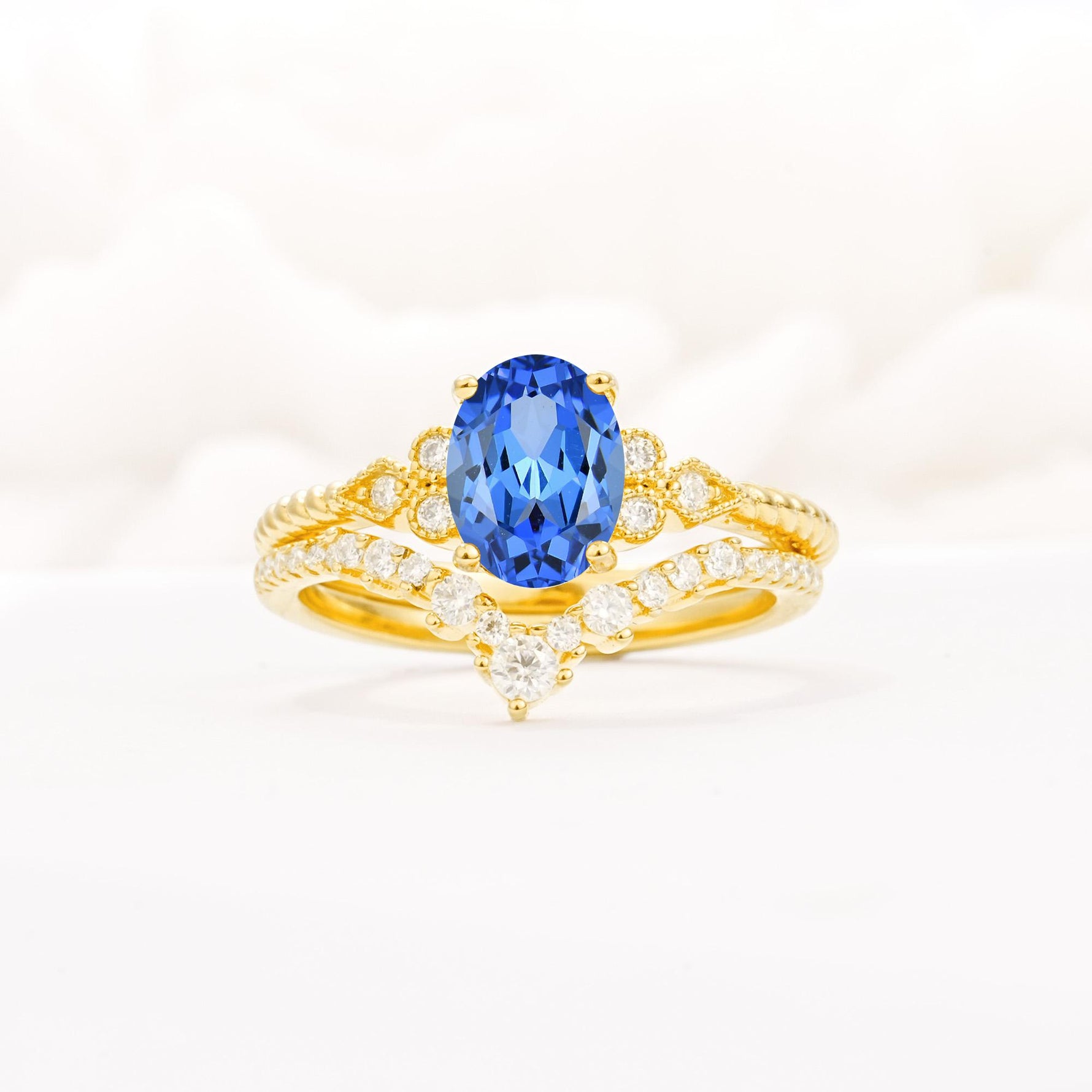 Oval Cut Sapphire Vintage Engagement Ring Set with Chevron Band - Yellow-Gold