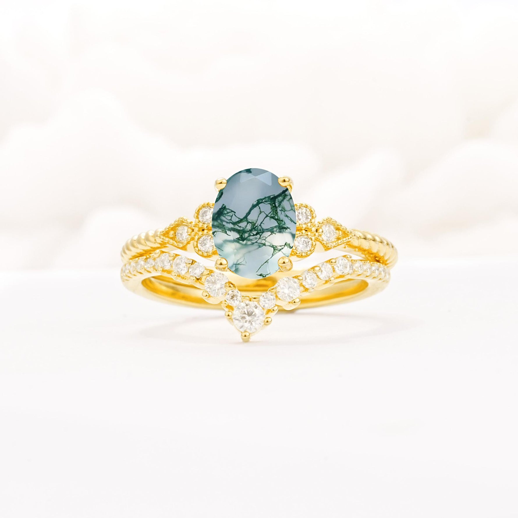 Oval Cut Moss Agate Vintage Engagement Ring Set with Chevron Band - Yellow-Gold