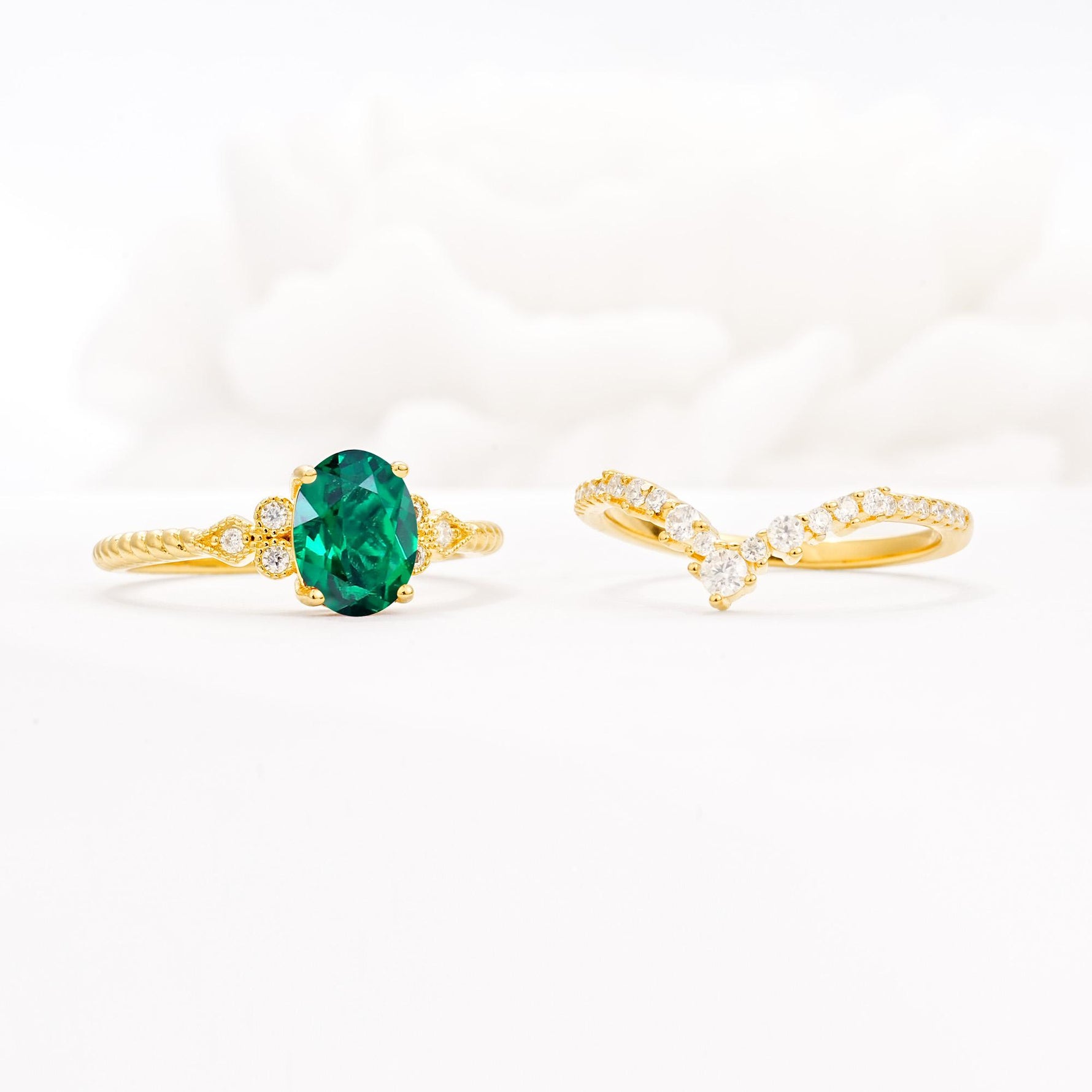 Oval Cut Emerald Vintage Engagement Ring Set with Chevron Band - Additional view