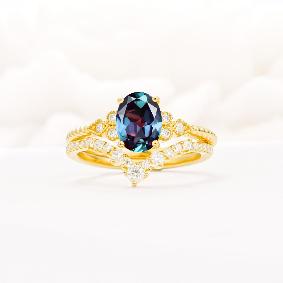 Oval Cut Alexandrite Vintage Engagement Ring Set with Chevron Band - Yellow-Gold