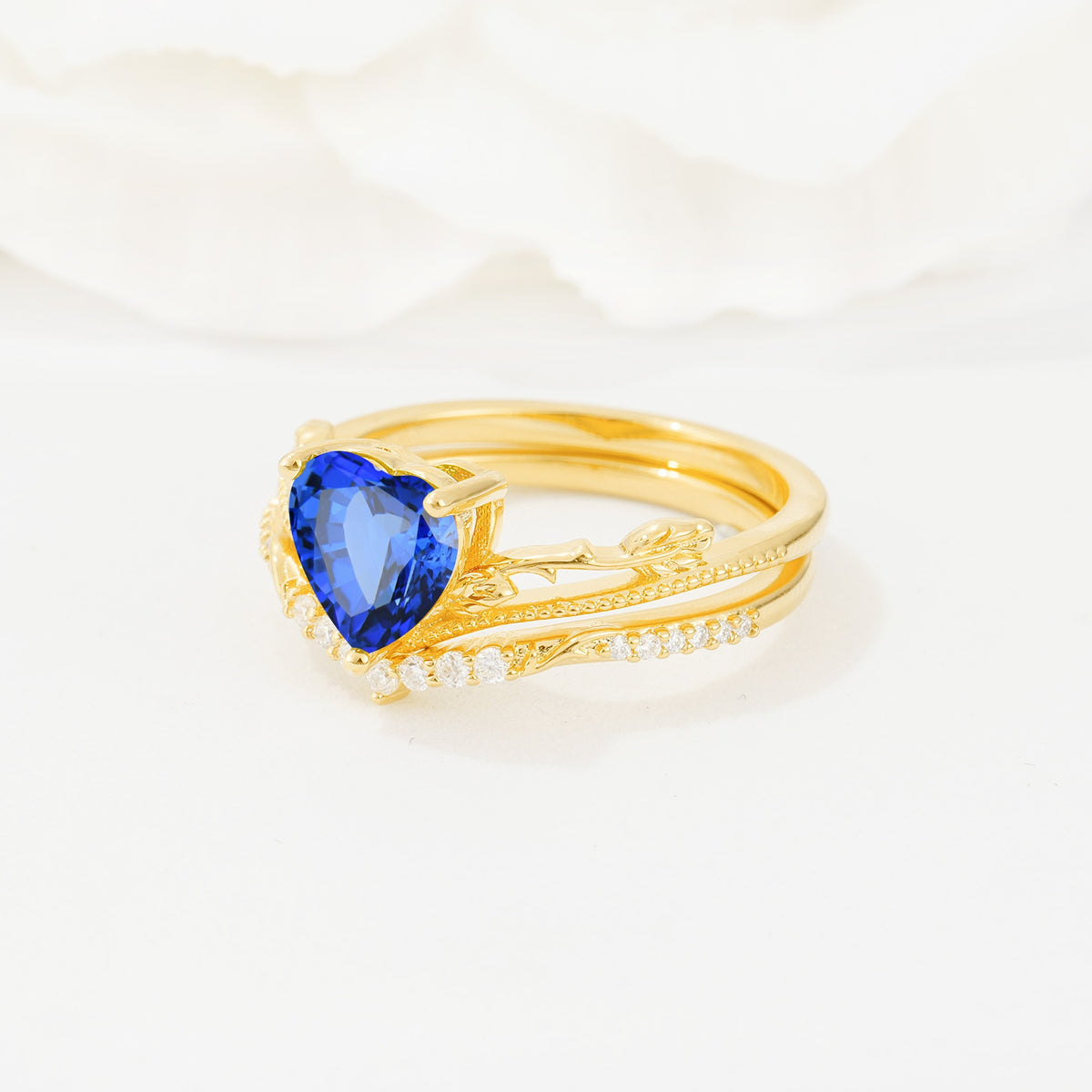 Nature Inspired Heart Cut Sapphire Bridal Ring Set - Rose-Gold