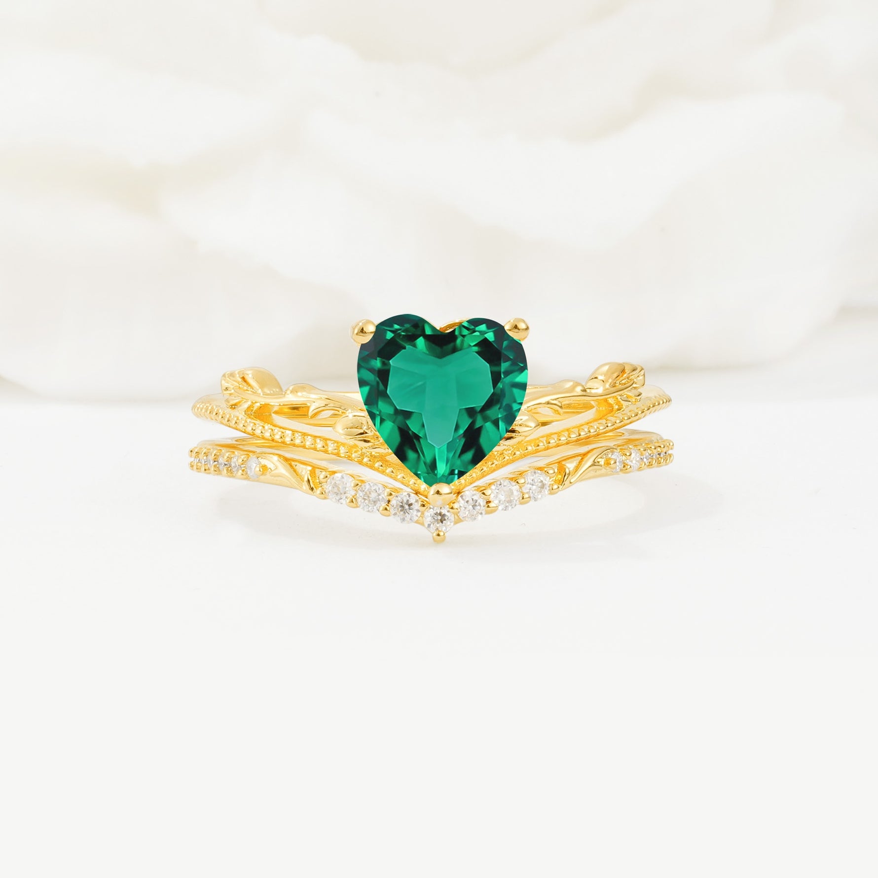 Nature Inspired Heart Cut Emerald Bridal Ring Set - Yellow-Gold