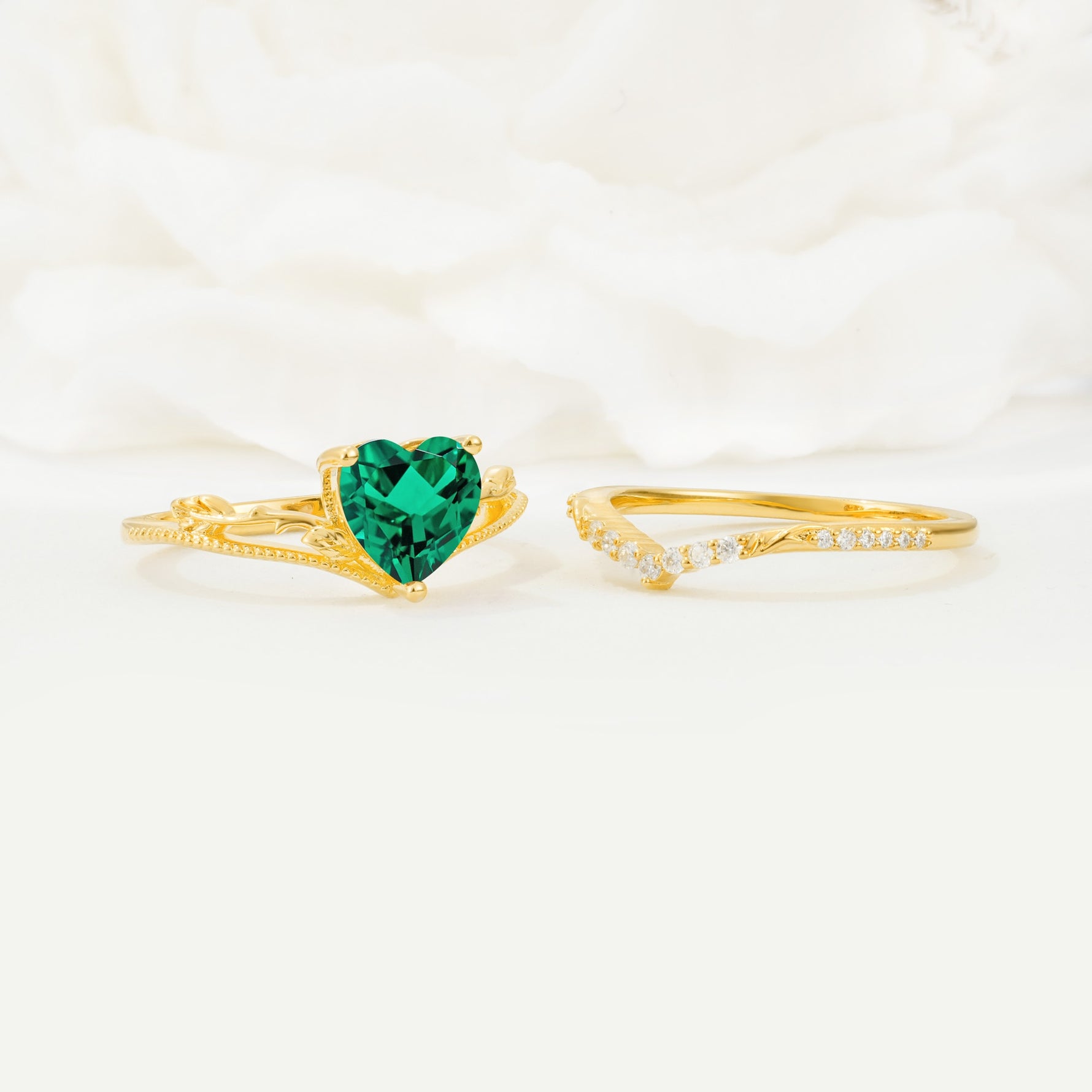 Nature Inspired Heart Cut Emerald Bridal Ring Set - Additional view