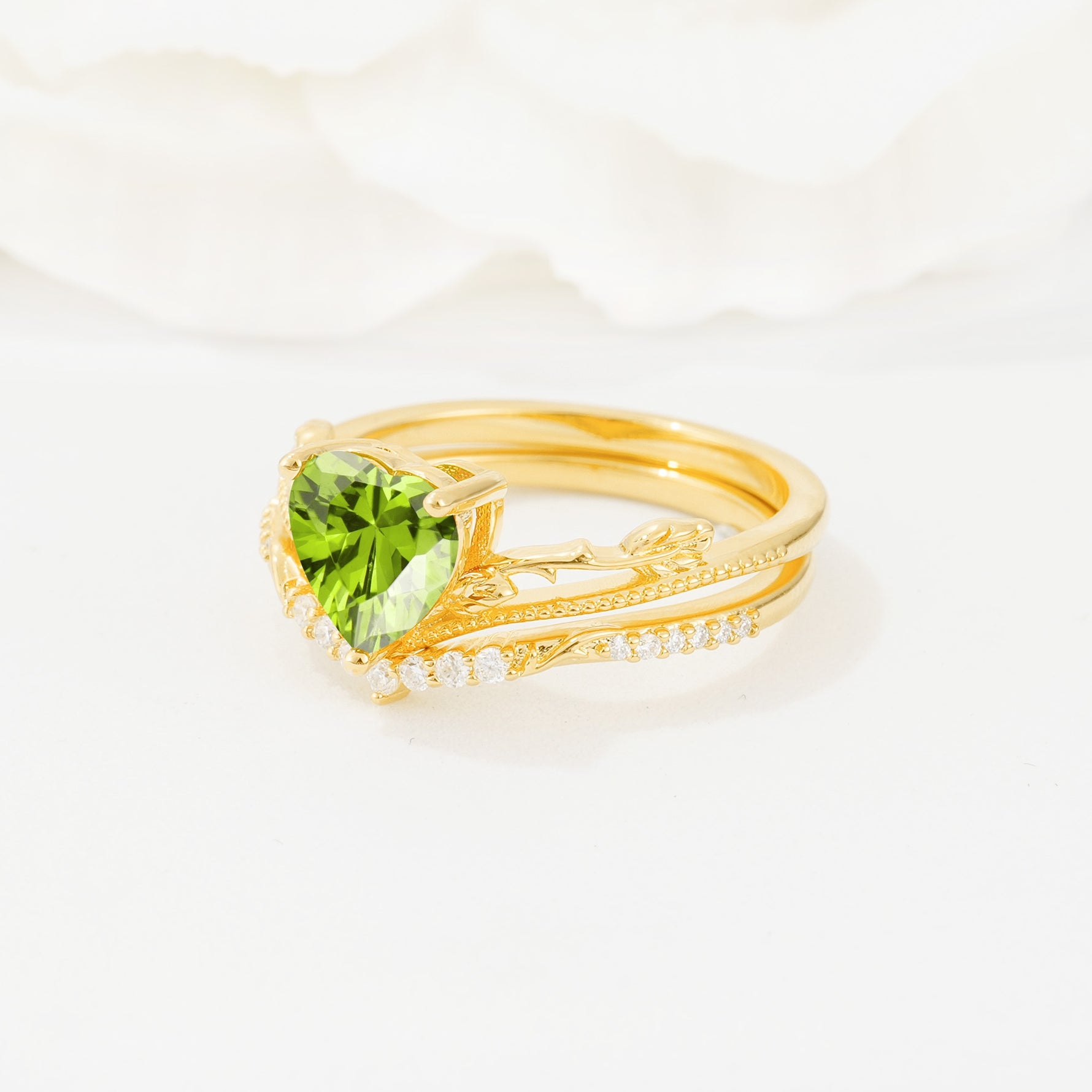 Nature Inspired Heart Cut Peridot Bridal Ring Set - Rose-Gold