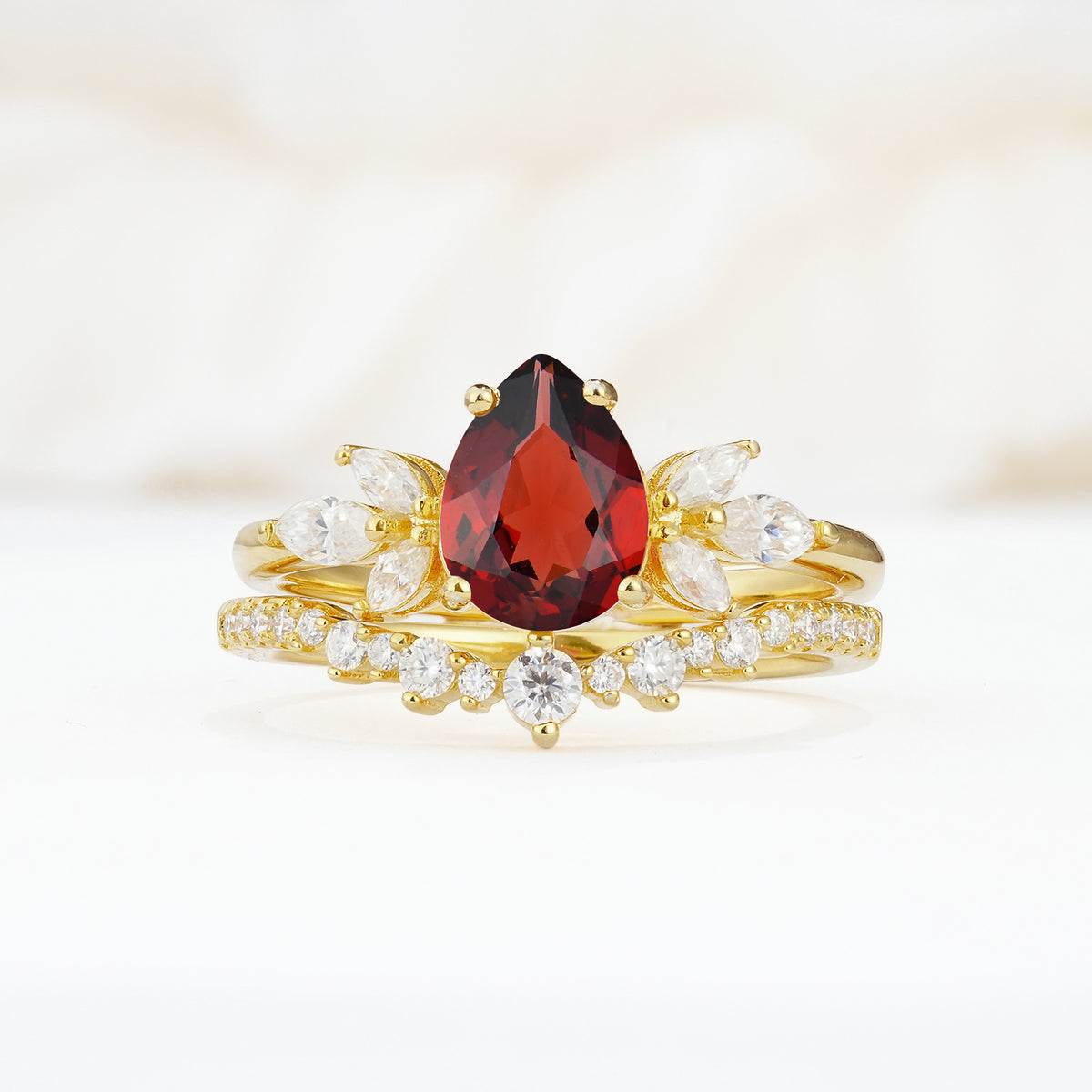 SR17165 Garnet Ring - Yellow-Gold