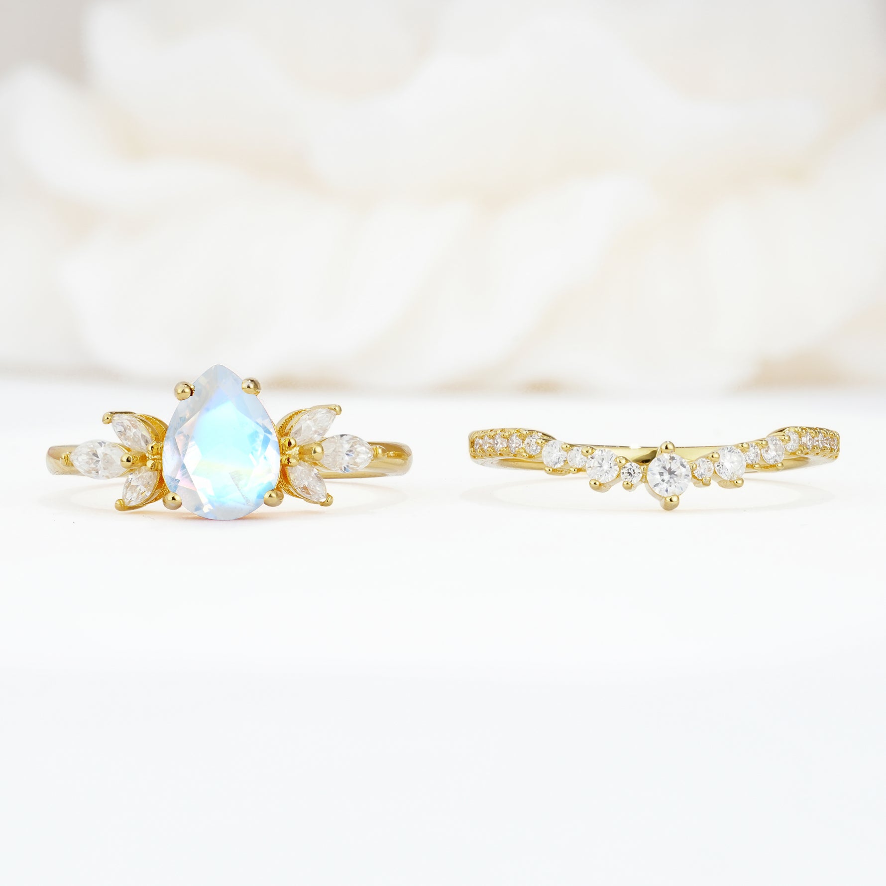 SR17165 Moonstone Ring - White-Gold
