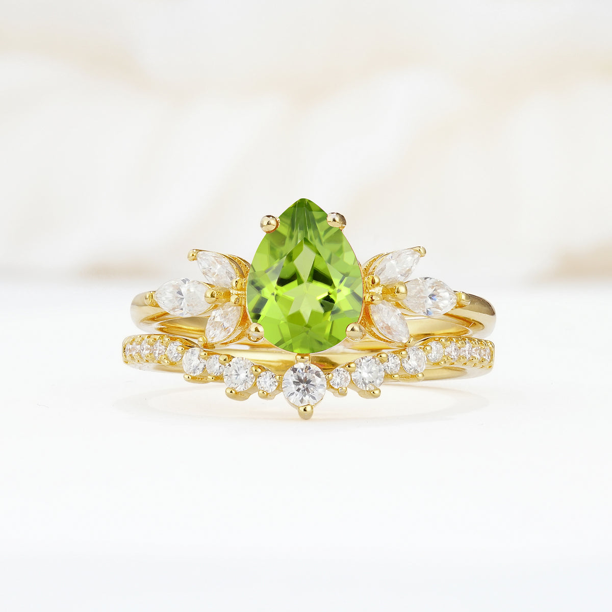 SR17165 Peridot Ring - Yellow-Gold