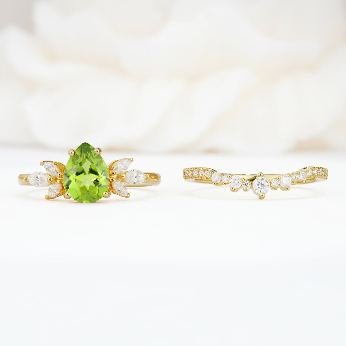 SR17165 Peridot Ring - White-Gold