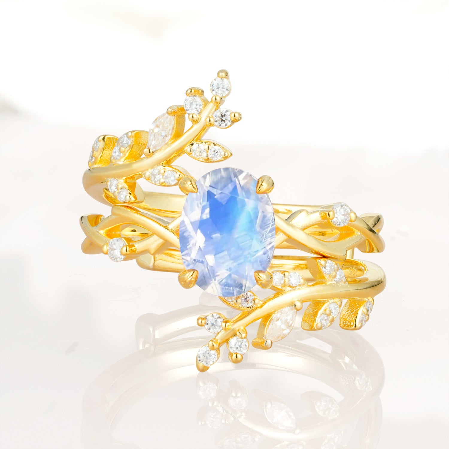 SR17167 Moonstone Ring - Yellow-Gold