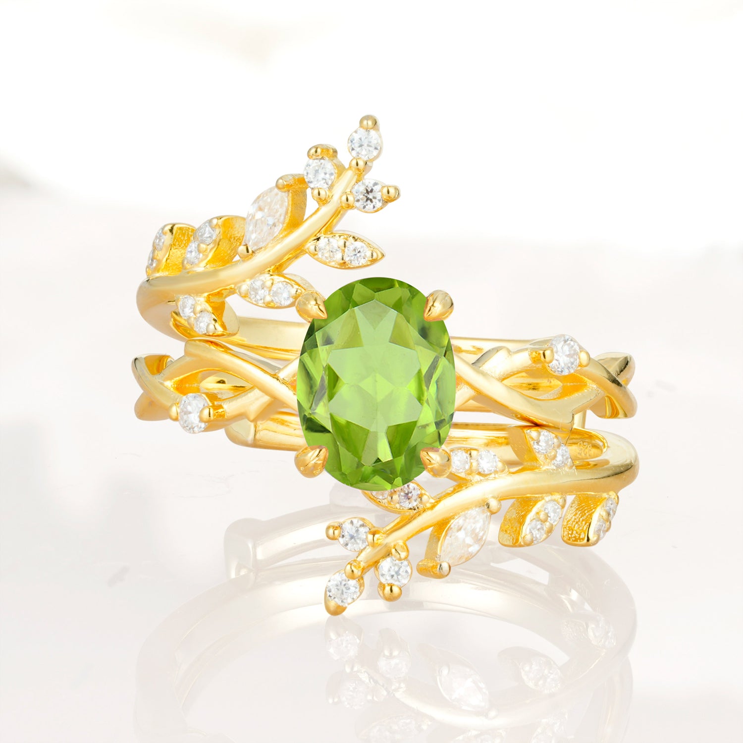 SR17167 Peridot Ring - Yellow-Gold