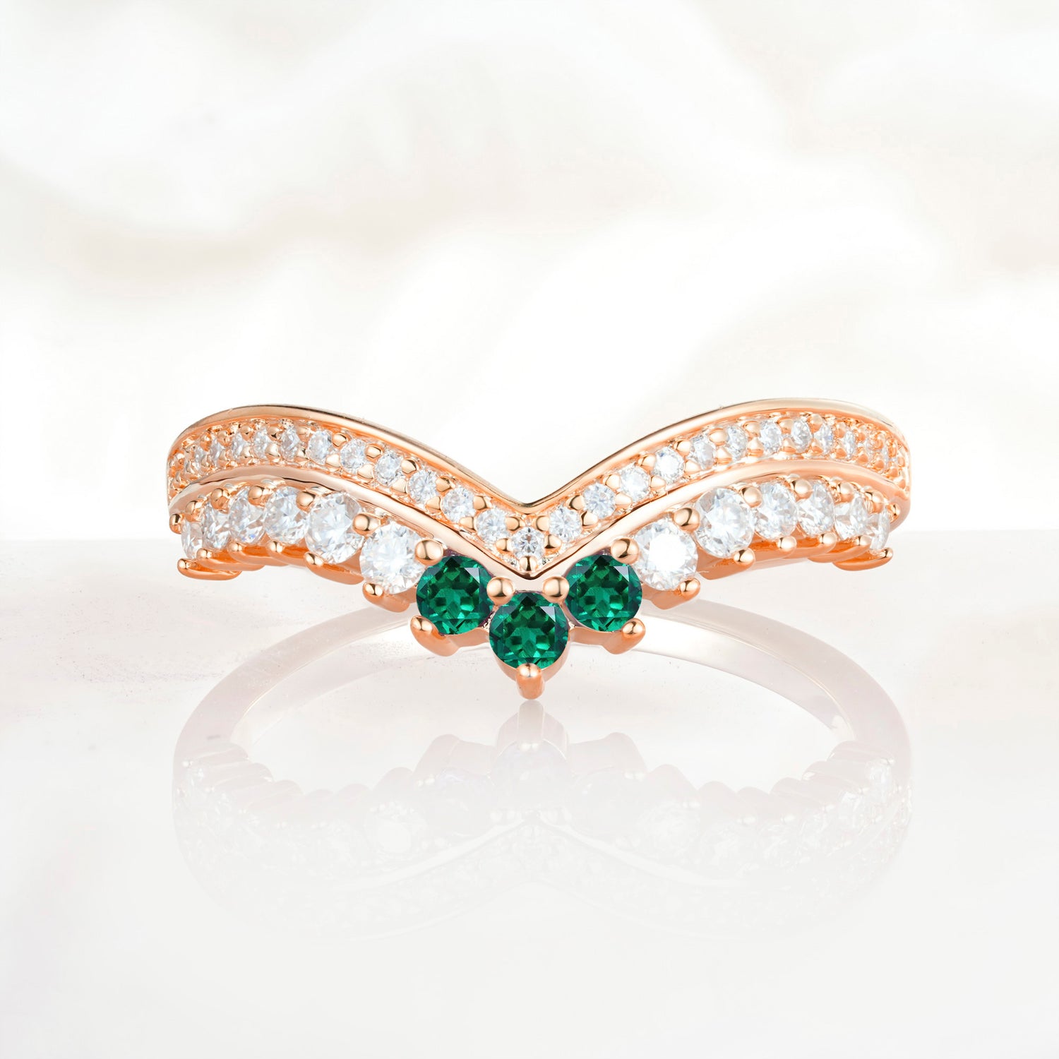 Vintage Round Cut Curved Chevron Emerald Ring Set for Women