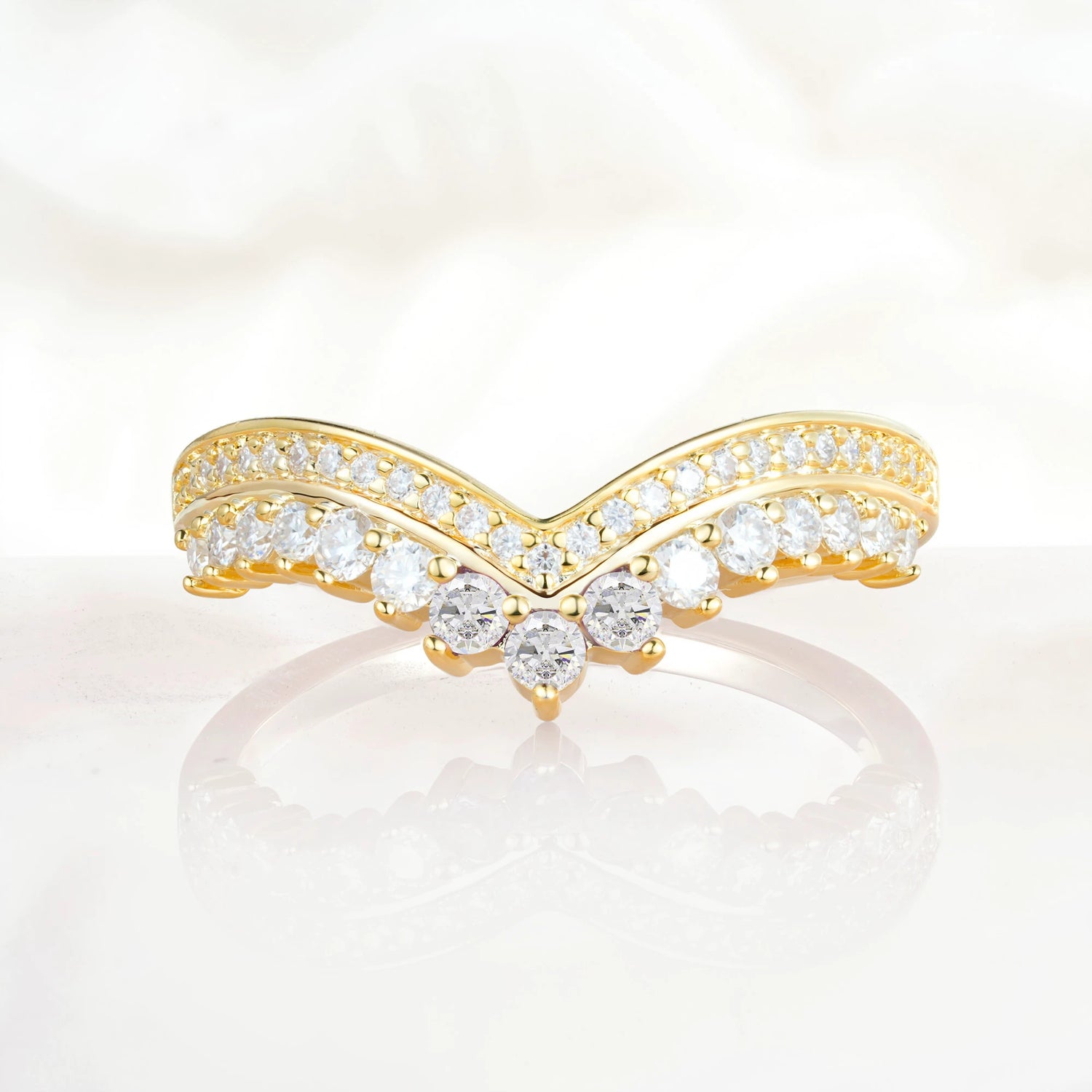 Vintage Round Cut Curved Chevron Moissanite Ring Set for Women