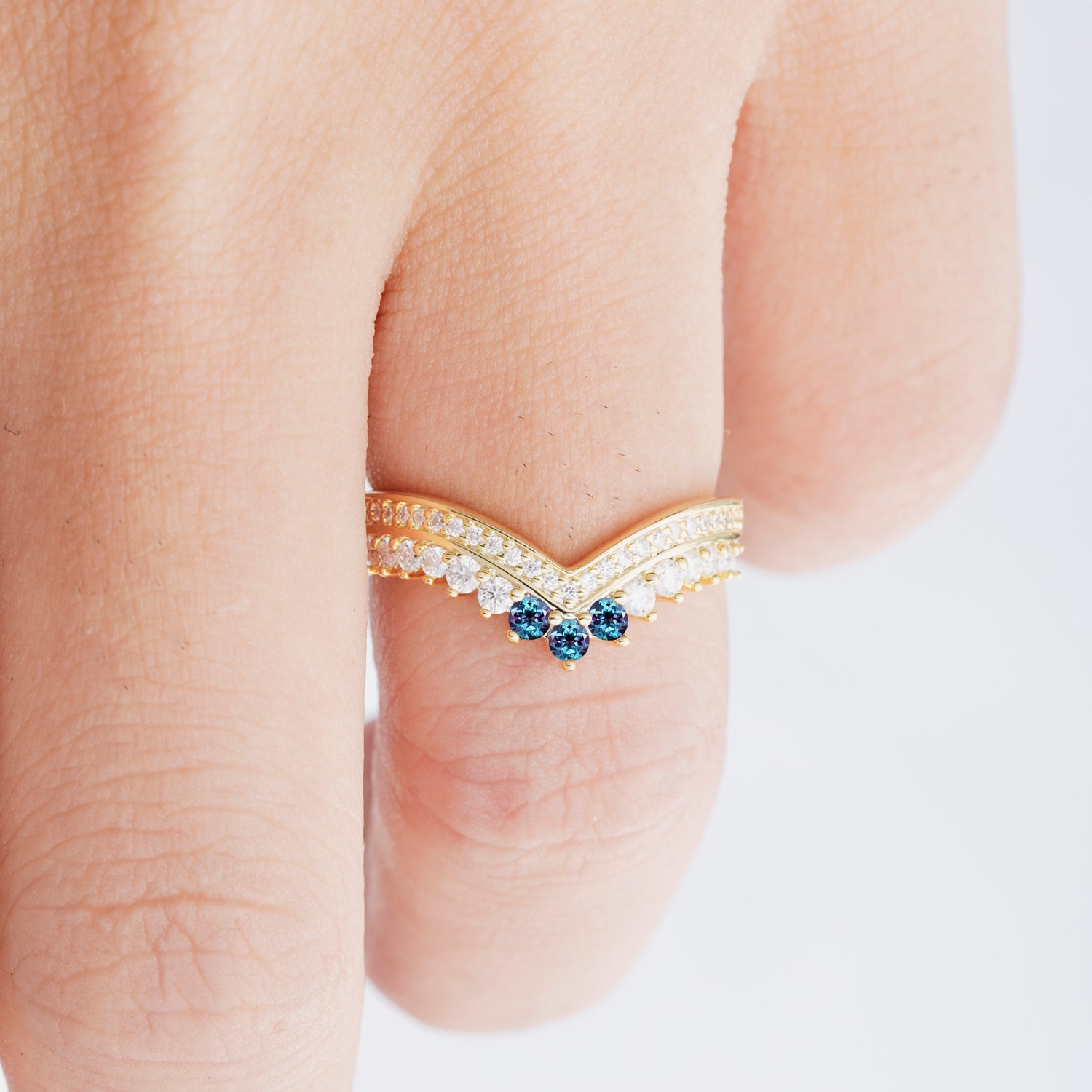 Vintage Round Cut Curved Chevron Alexandrite Ring Set for Women
