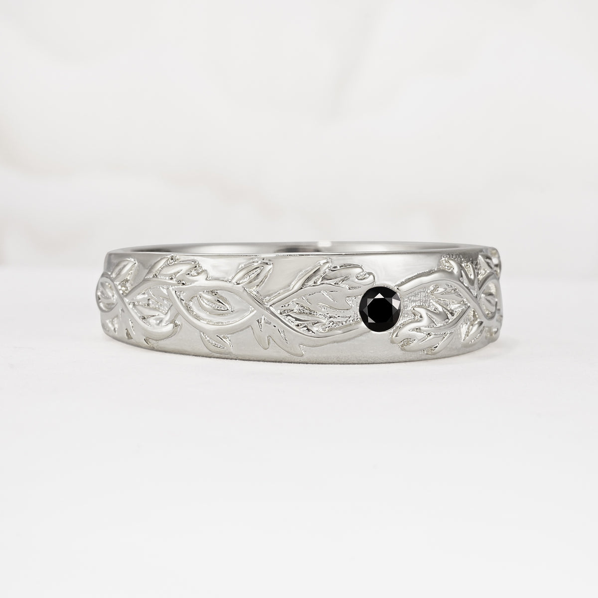 Vintage Leaf Engraved Solitaire Black Onyx Men's Wedding Band - Additional view