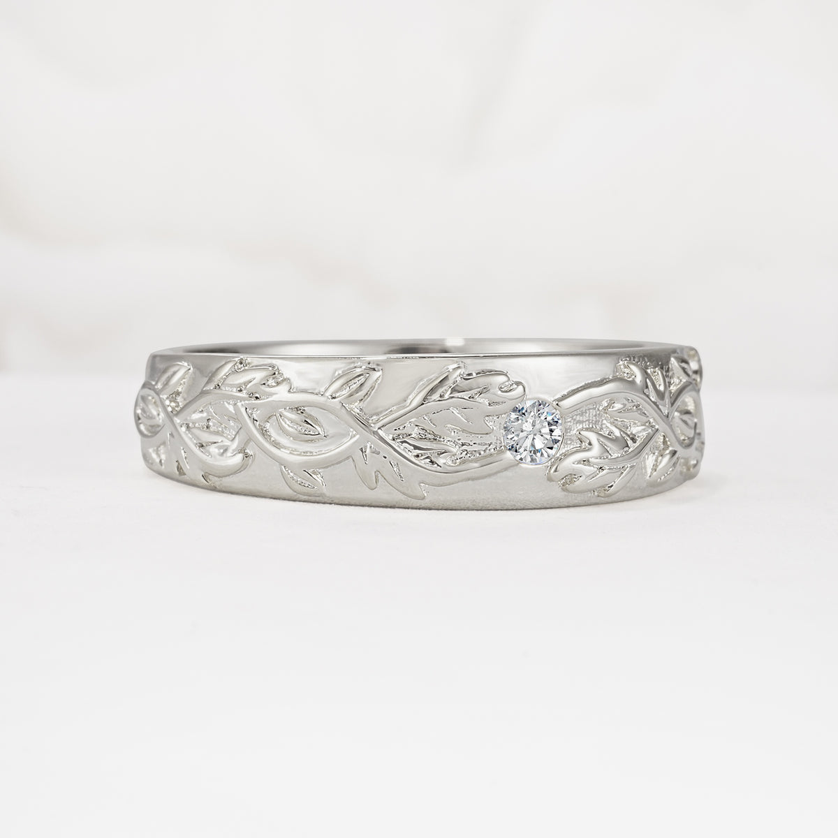 Vintage Leaf Engraved Solitaire Lab Diamond Men's Wedding Band - Additional view