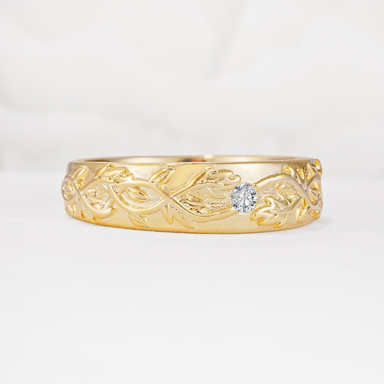 Vintage Leaf Engraved Solitaire Lab Diamond Men's Wedding Band - Additional view