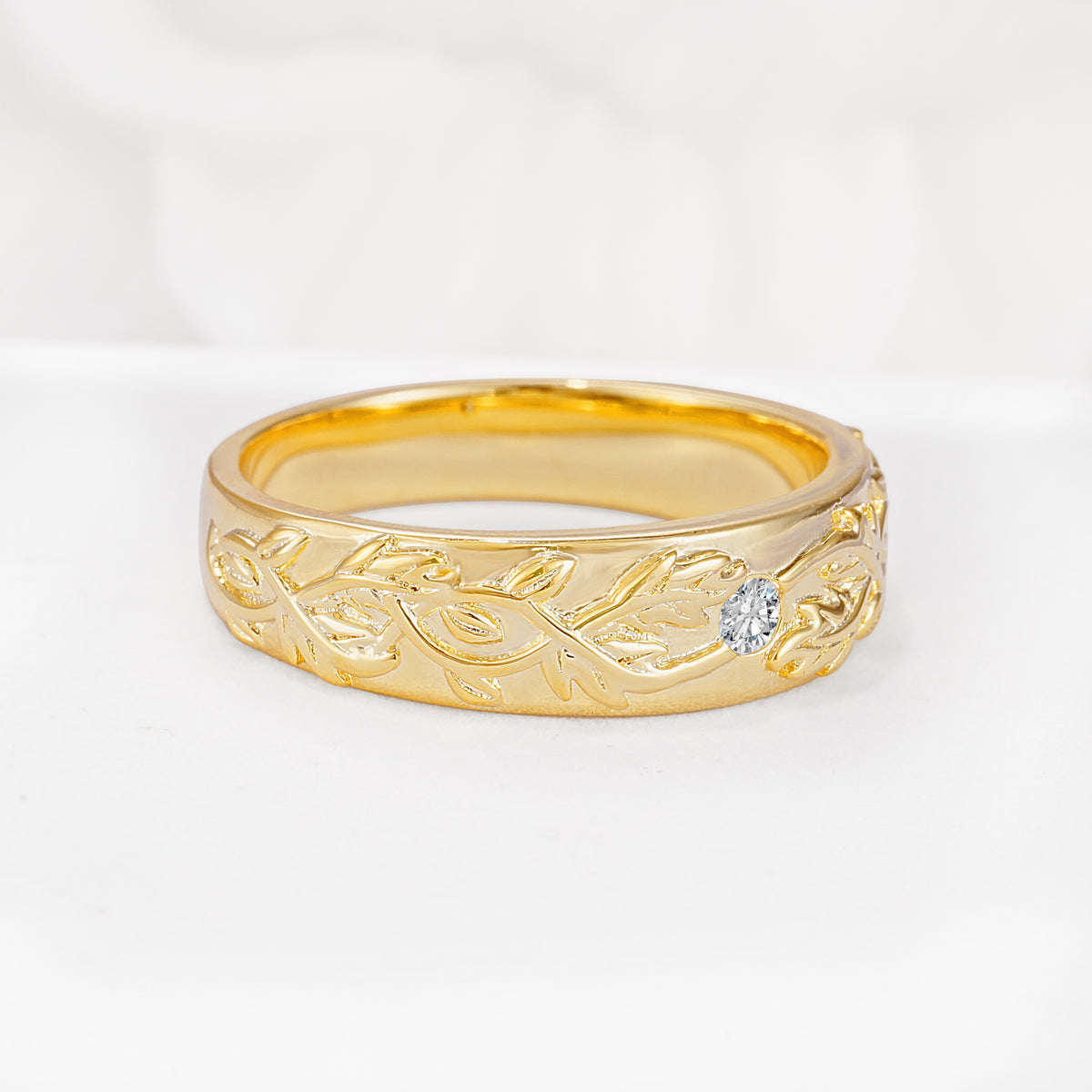 Vintage Leaf Engraved Solitaire Lab Diamond Men's Wedding Band - Additional view