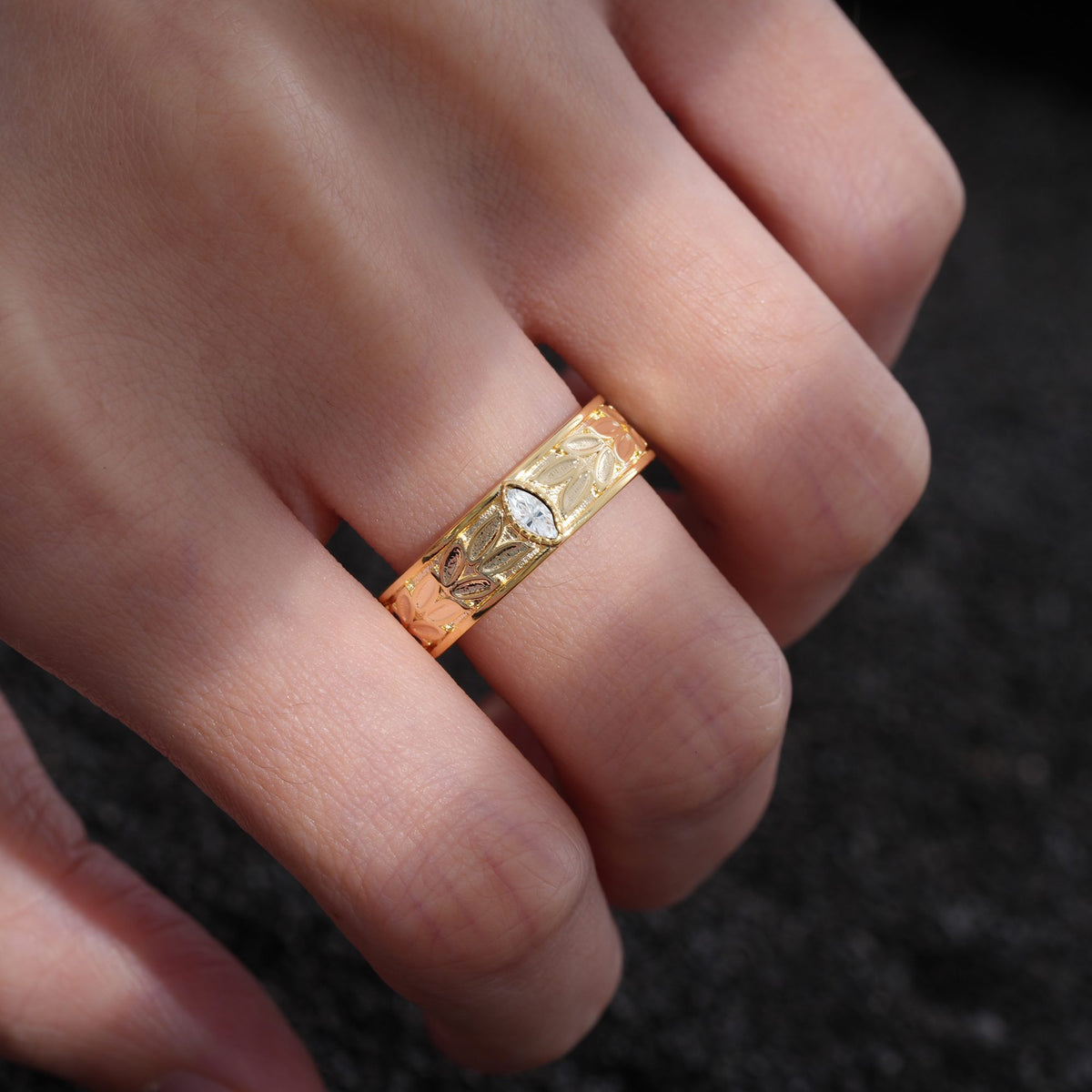 Nature-Inspired Leaf Engraved Moissanite Men’s Wedding Band - Additional view