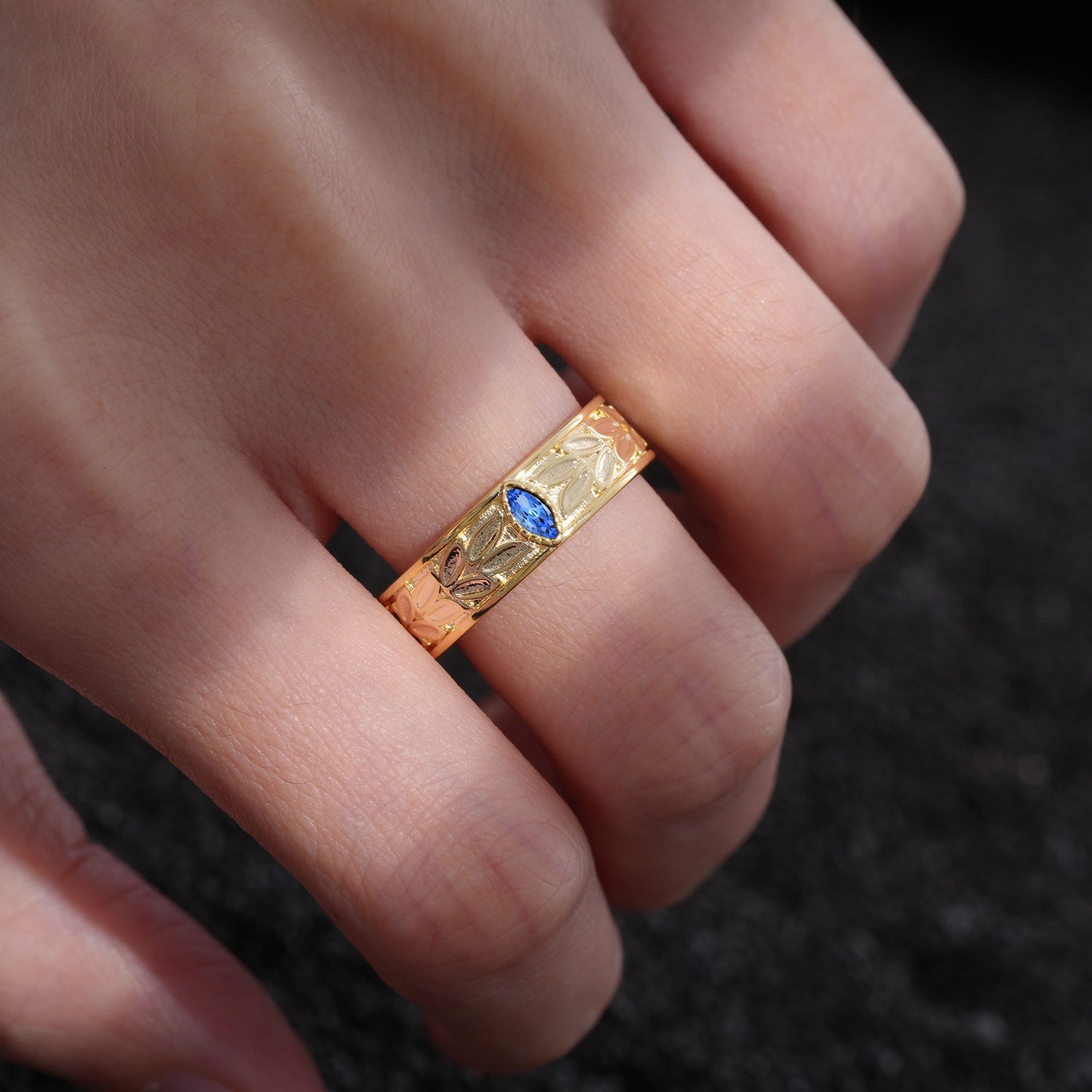 Nature-Inspired Leaf Engraved Sapphire Men’s Wedding Band - Additional view