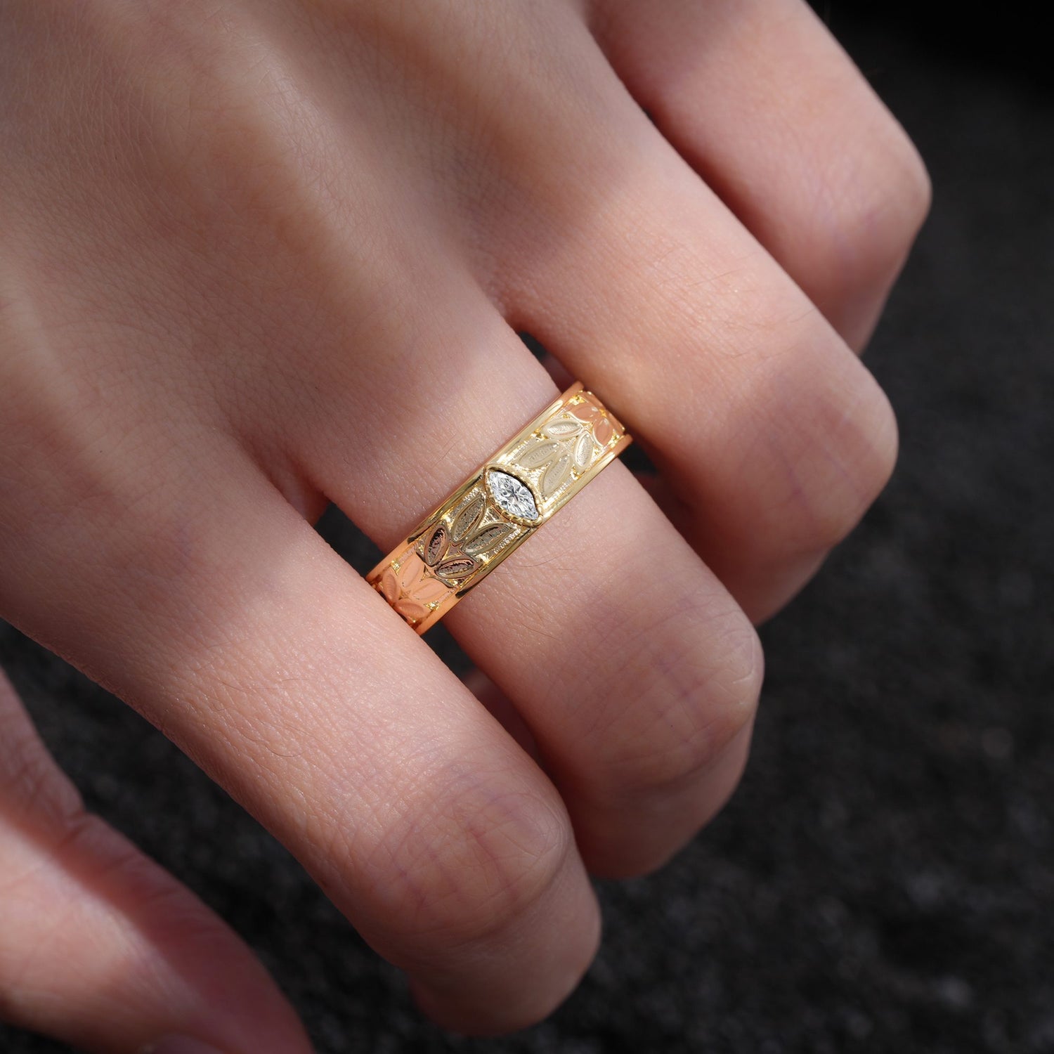 Nature-Inspired Leaf Engraved Lab Diamond Men’s Wedding Band - Additional view