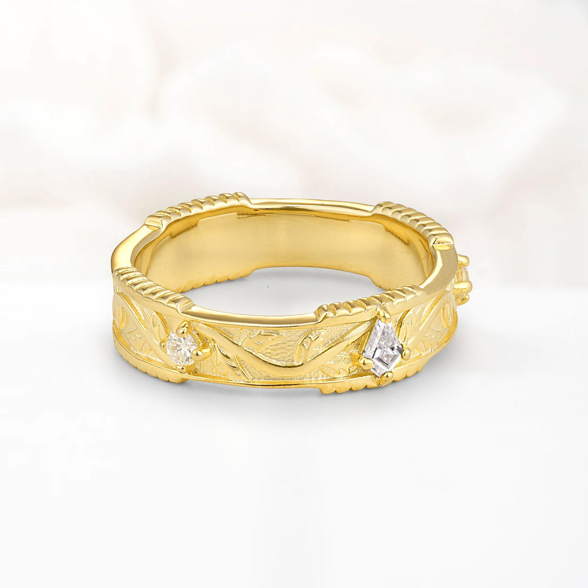 Kite Cut Moissanite Leaf Vine Nature-Inspired Men’s Wedding Band - Additional view