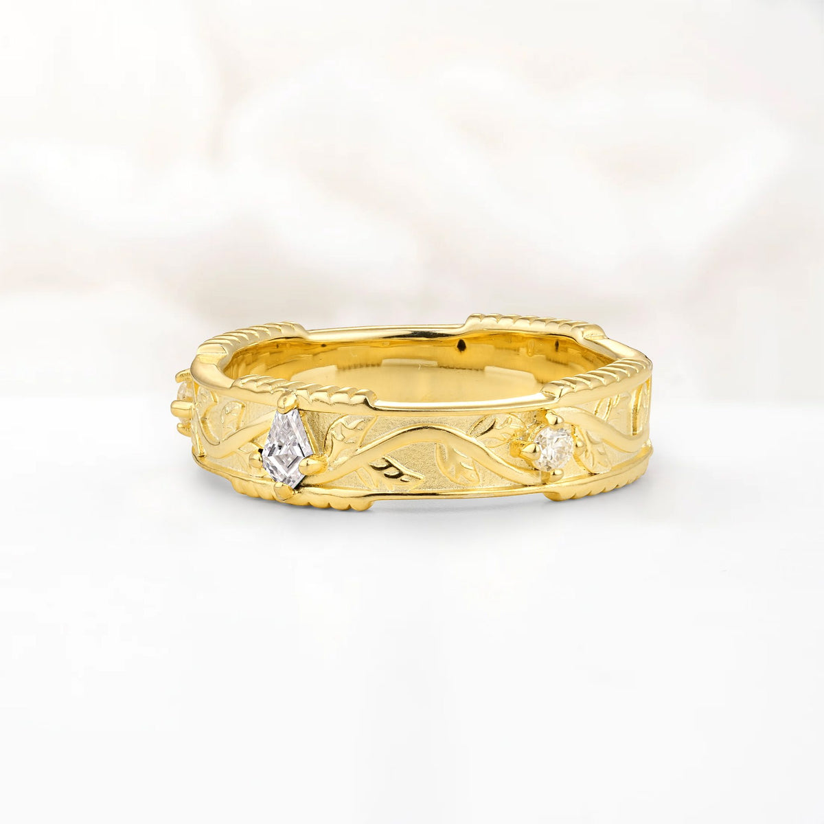 Kite Cut Moissanite Leaf Vine Nature-Inspired Men’s Wedding Band - Additional view