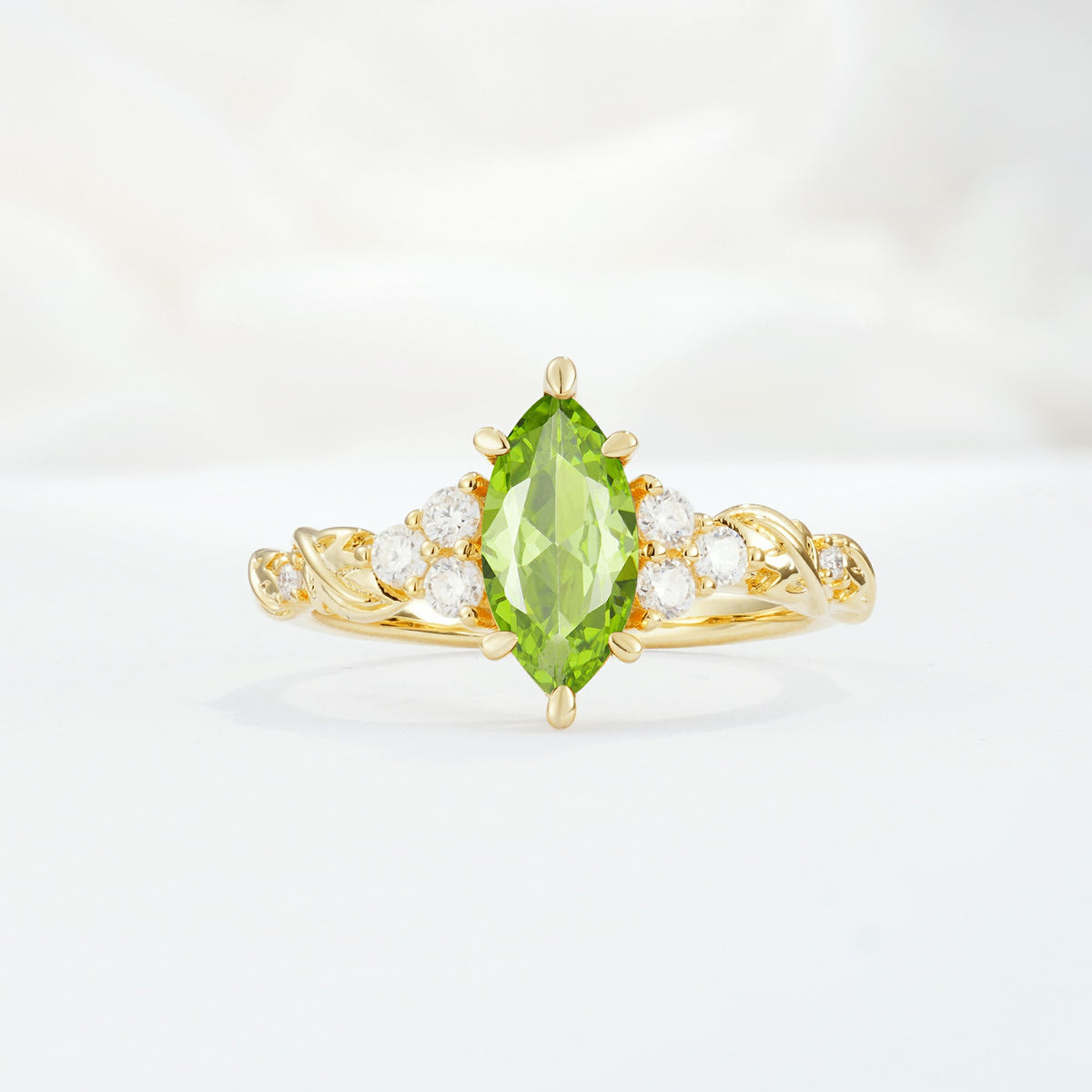 SR17467 Peridot Ring - Yellow-Gold