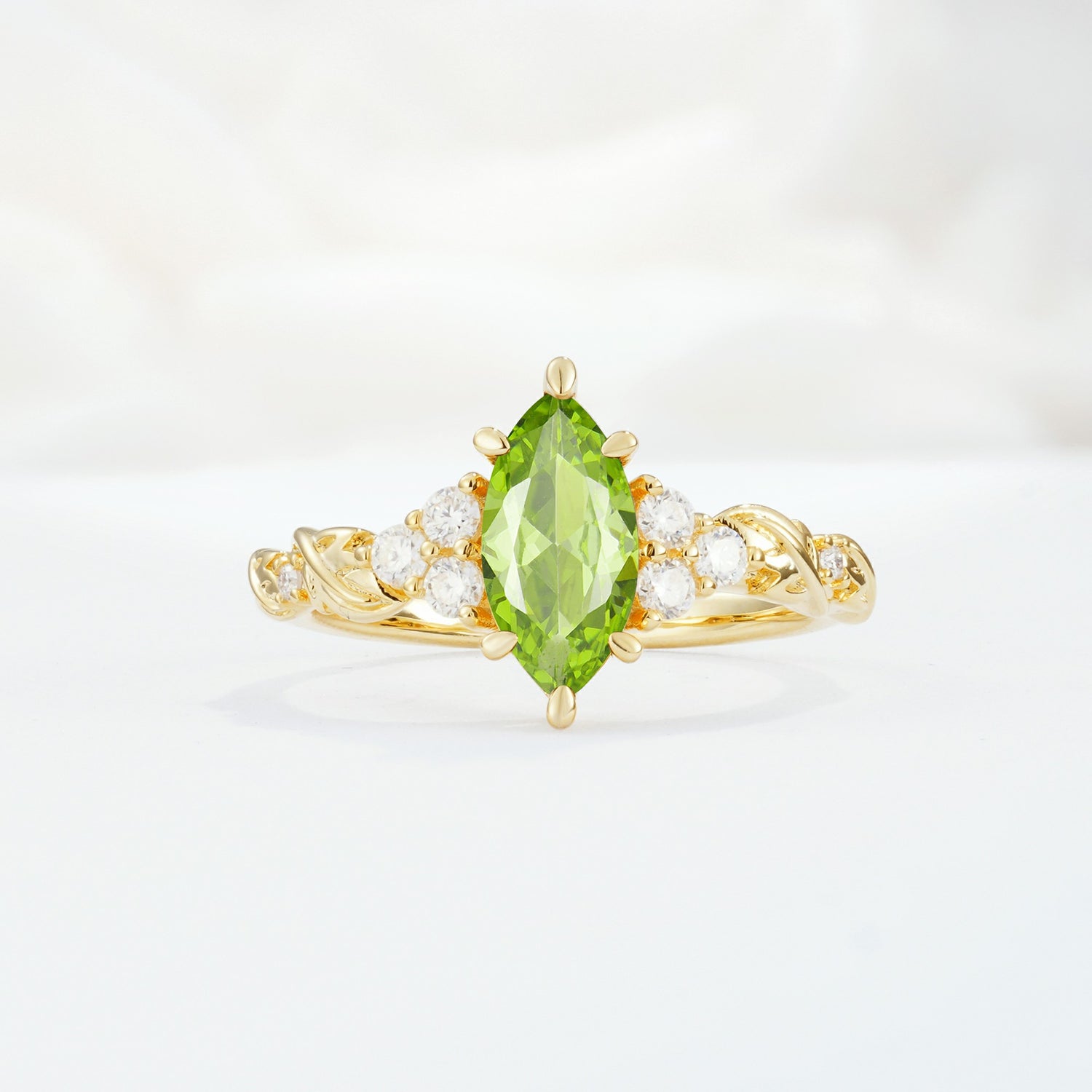 SR17467 Peridot Ring - Yellow-Gold