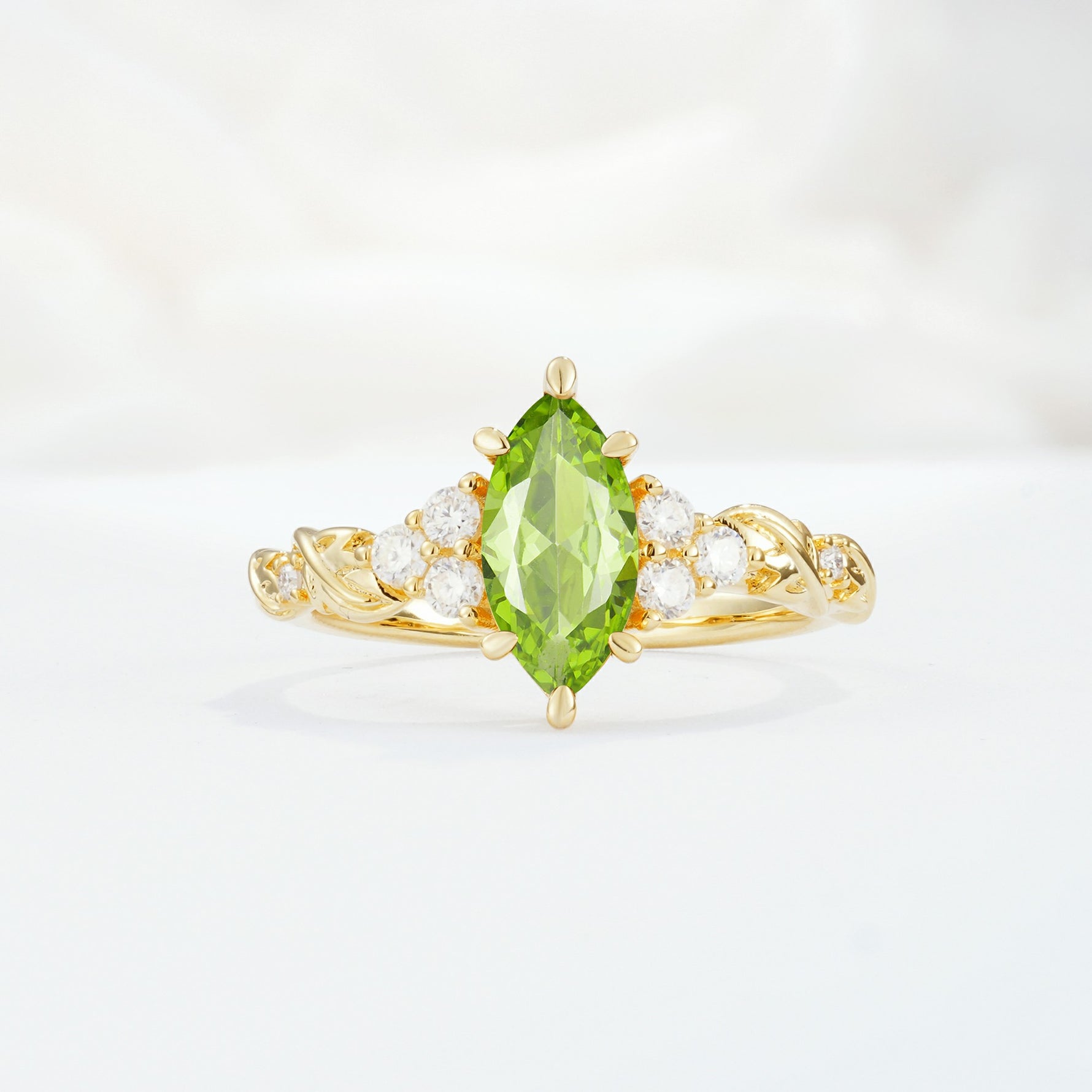 SR17467 Peridot Ring - Yellow-Gold