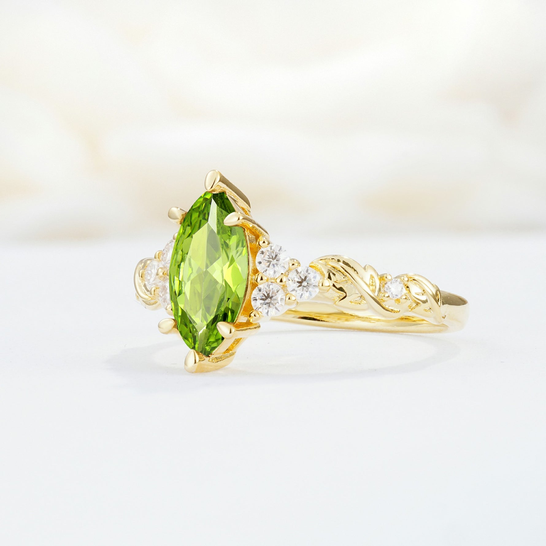 SR17467 Peridot Ring - White-Gold