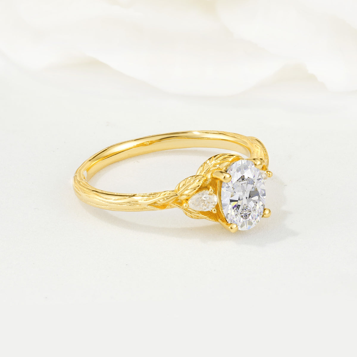 Nature Inspired Heart Cut Moissanite Bridal Ring Set - Additional view