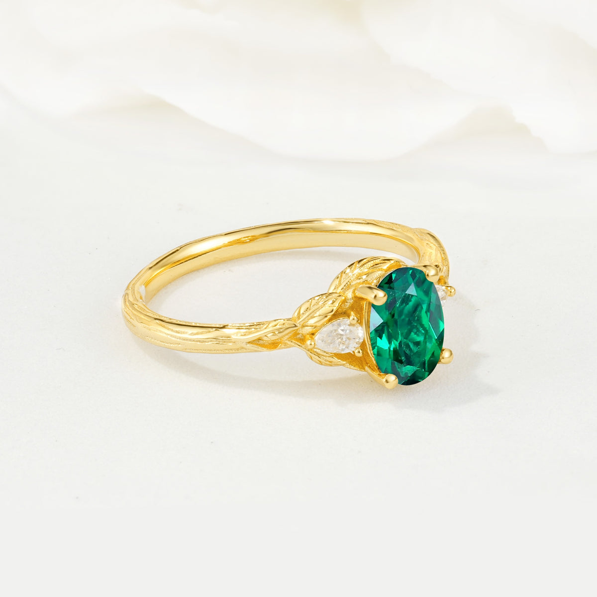 Nature Inspired Heart Cut Emerald Bridal Ring Set - Additional view
