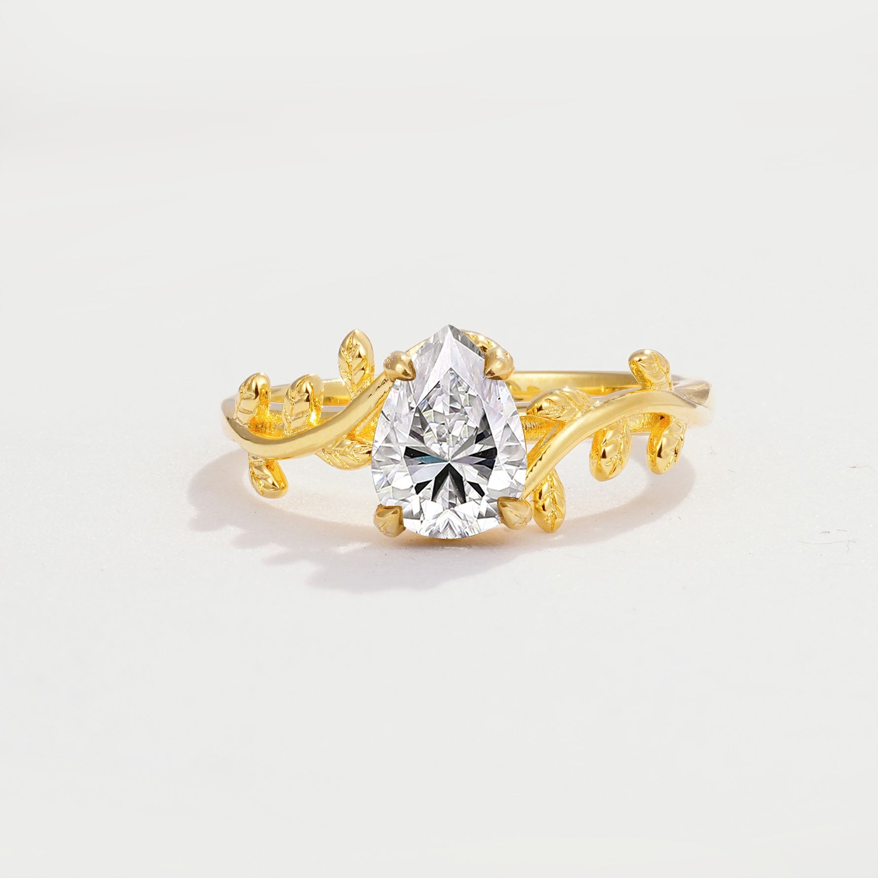 SR17493 Lab Diamond Ring - Yellow-Gold