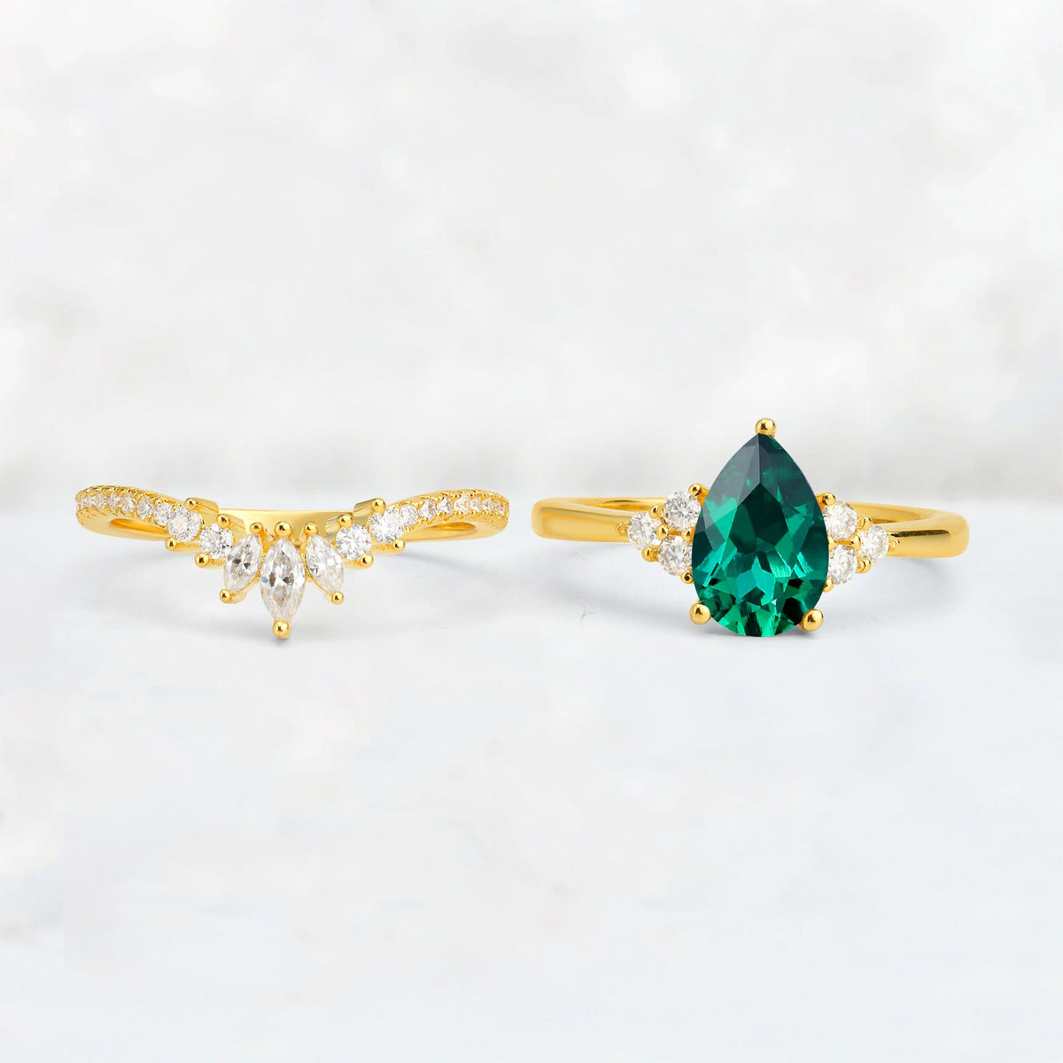 Pear Cut Emerald Floral Chevron Bridal Ring Set - Additional view