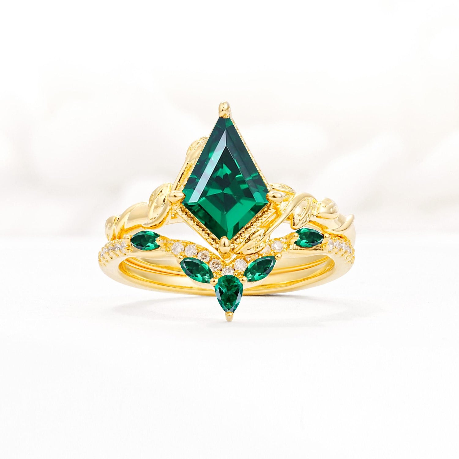 Nature-Inspired Kite Cut Emerald Bridal Set with Leaf Accents - Yellow-Gold