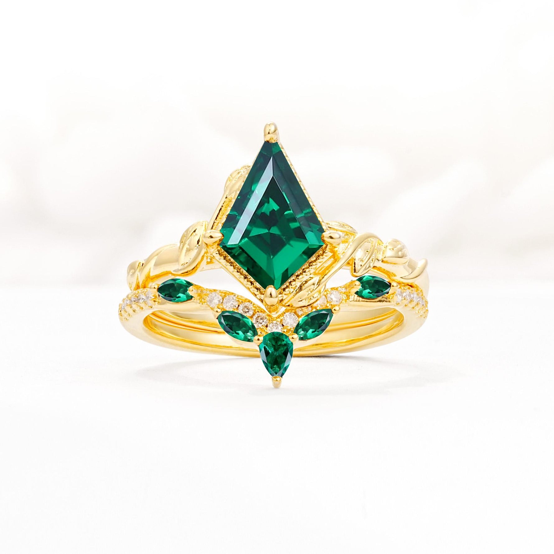 Nature-Inspired Kite Cut Emerald Bridal Set with Leaf Accents - Yellow-Gold