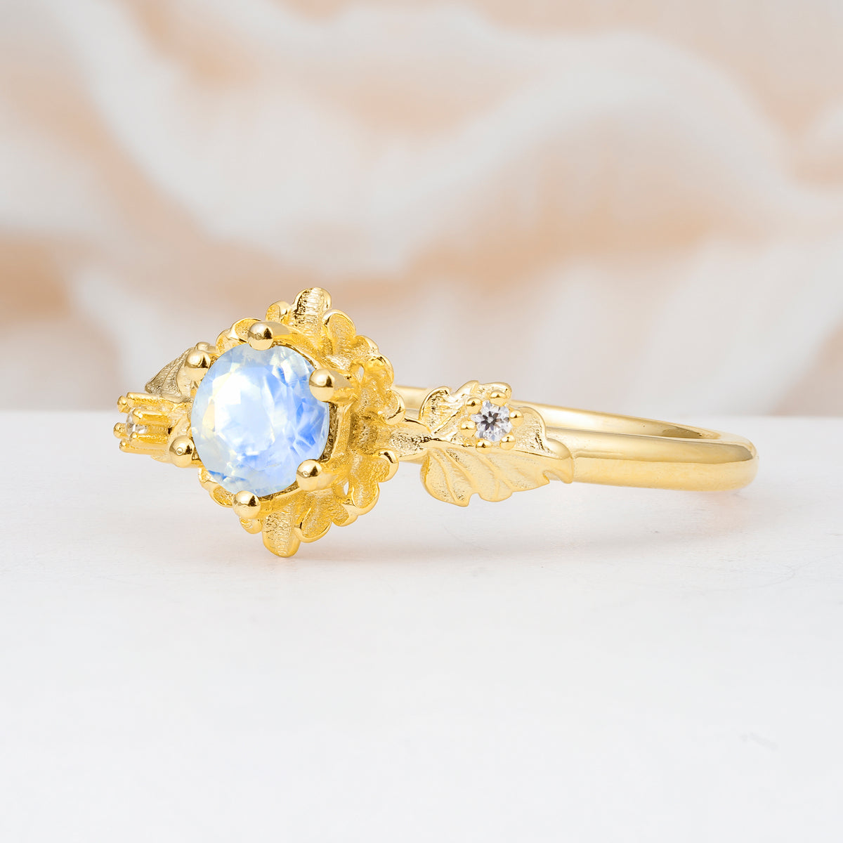 SR17583 Moonstone Ring - White-Gold