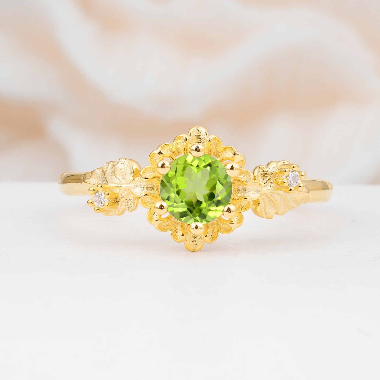 SR17583 Peridot Ring - Yellow-Gold