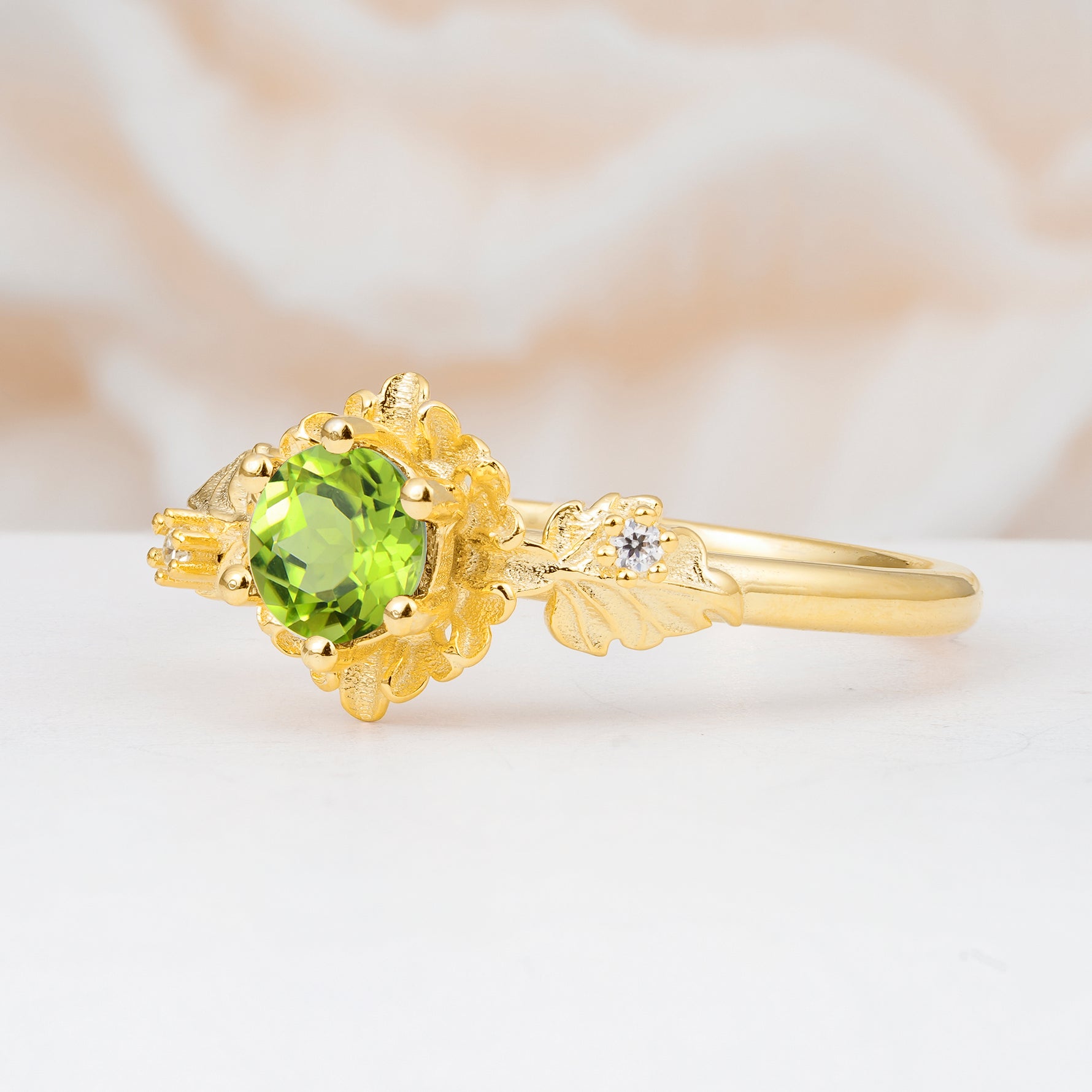 SR17583 Peridot Ring - White-Gold